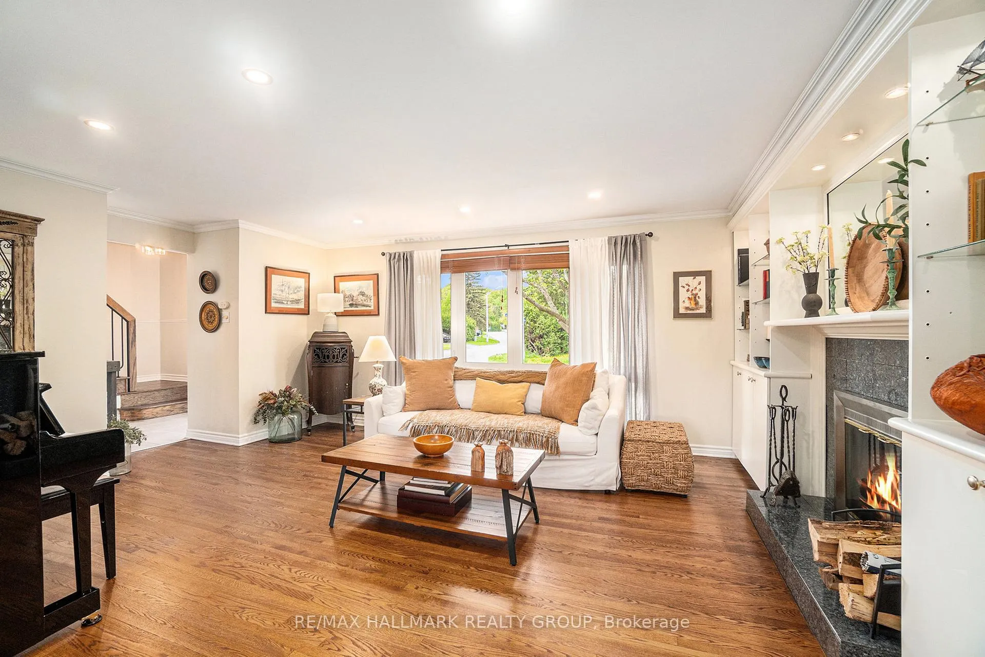 Photo 9 of 617 La Verendrye Drive, Ottawa, Beacon Hill North — HOMEH