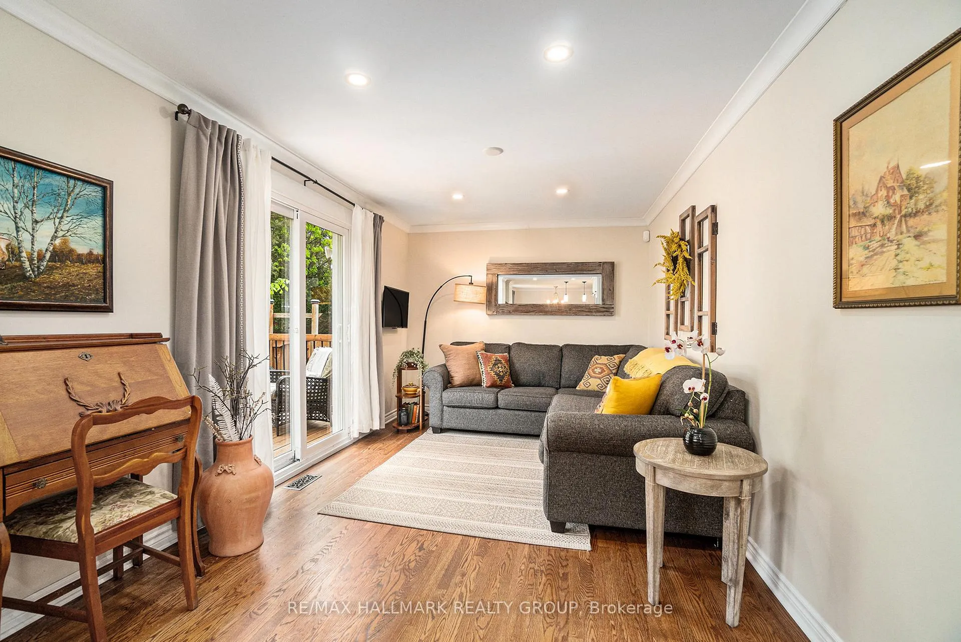 Photo 19 of 617 La Verendrye Drive, Ottawa, Beacon Hill North — HOMEH