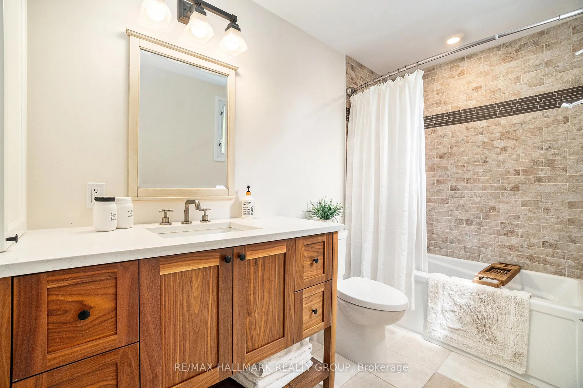 Photo 30 of 617 La Verendrye Drive, Ottawa, Beacon Hill North — HOMEH