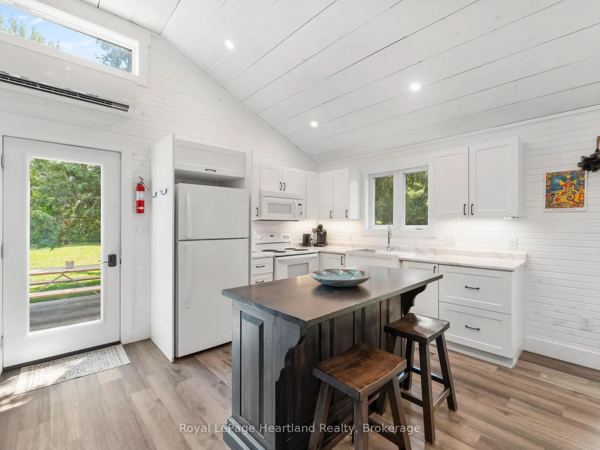Photo 5 of 83344 David Drive, Ashfield-Colborne-Wawanosh, Ashfield — HOMEH