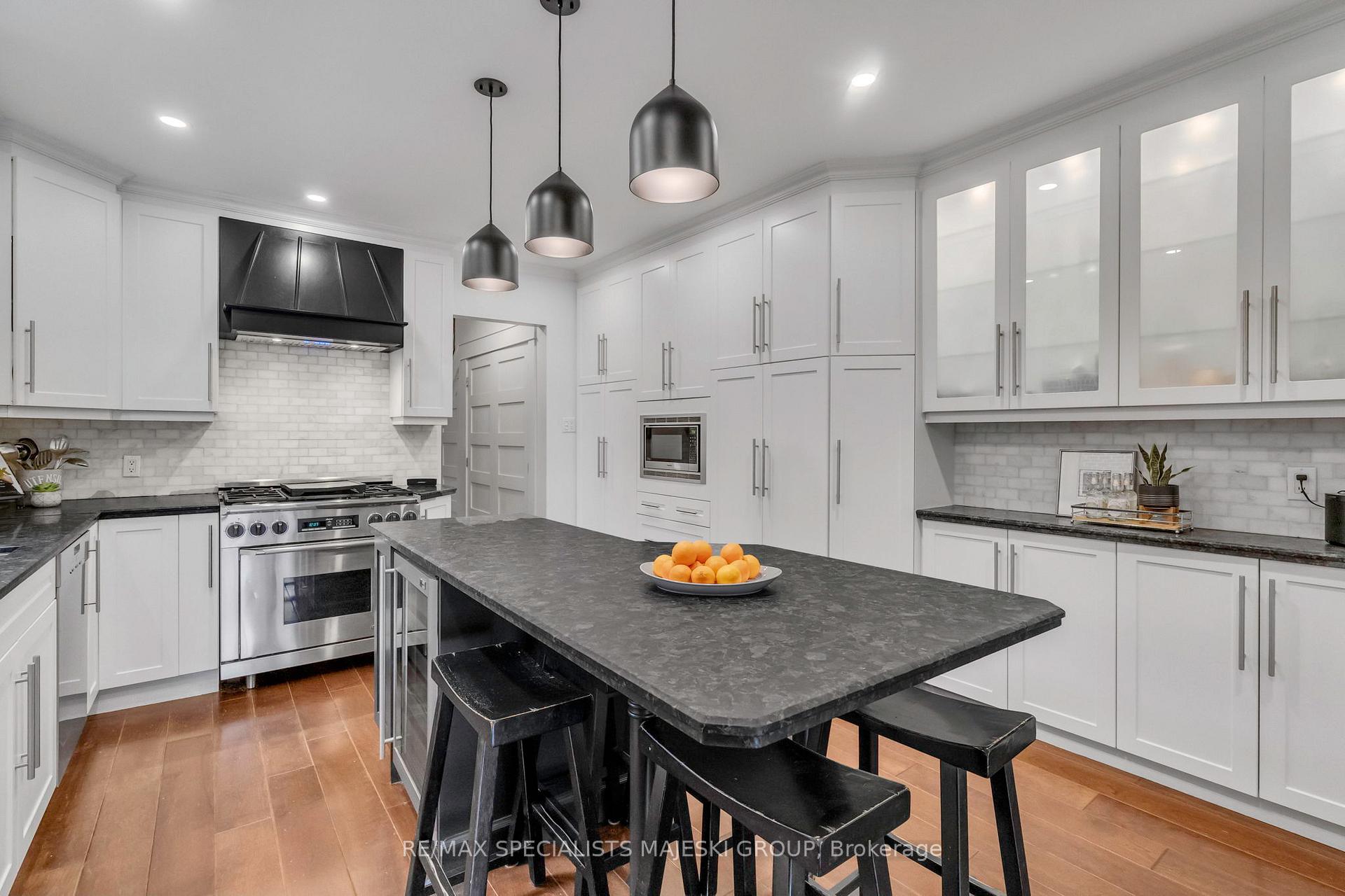 Photo 14 of 50 Cavell Avenue, Etobicoke, Mimico — HOMEH