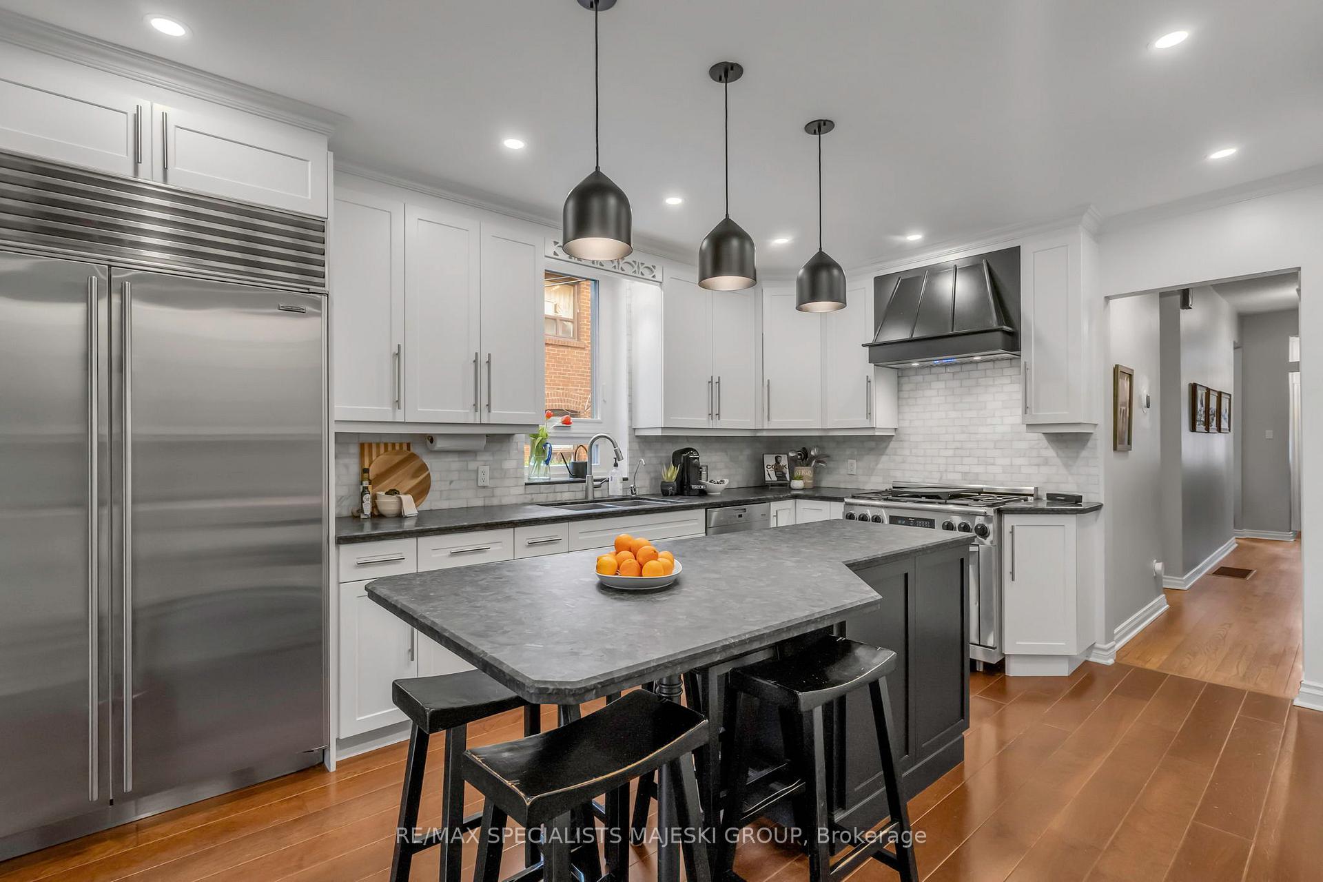 Photo 15 of 50 Cavell Avenue, Etobicoke, Mimico — HOMEH
