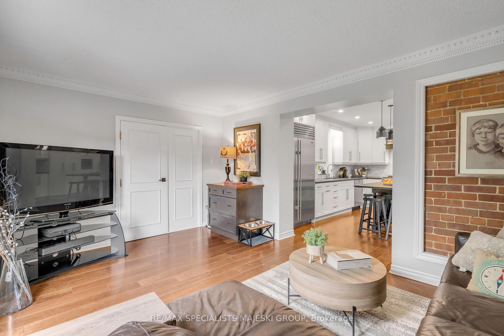 Photo 18 of 50 Cavell Avenue, Etobicoke, Mimico — HOMEH