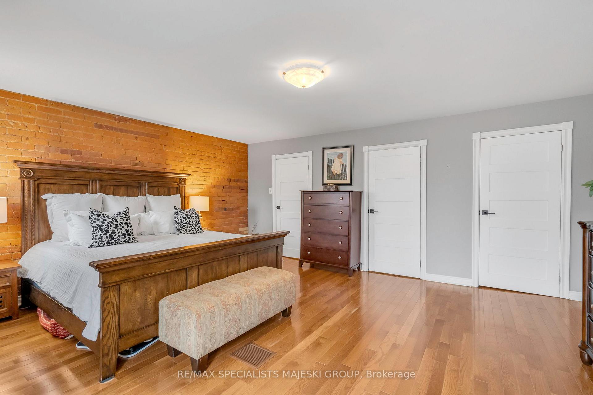 Photo 22 of 50 Cavell Avenue, Etobicoke, Mimico — HOMEH