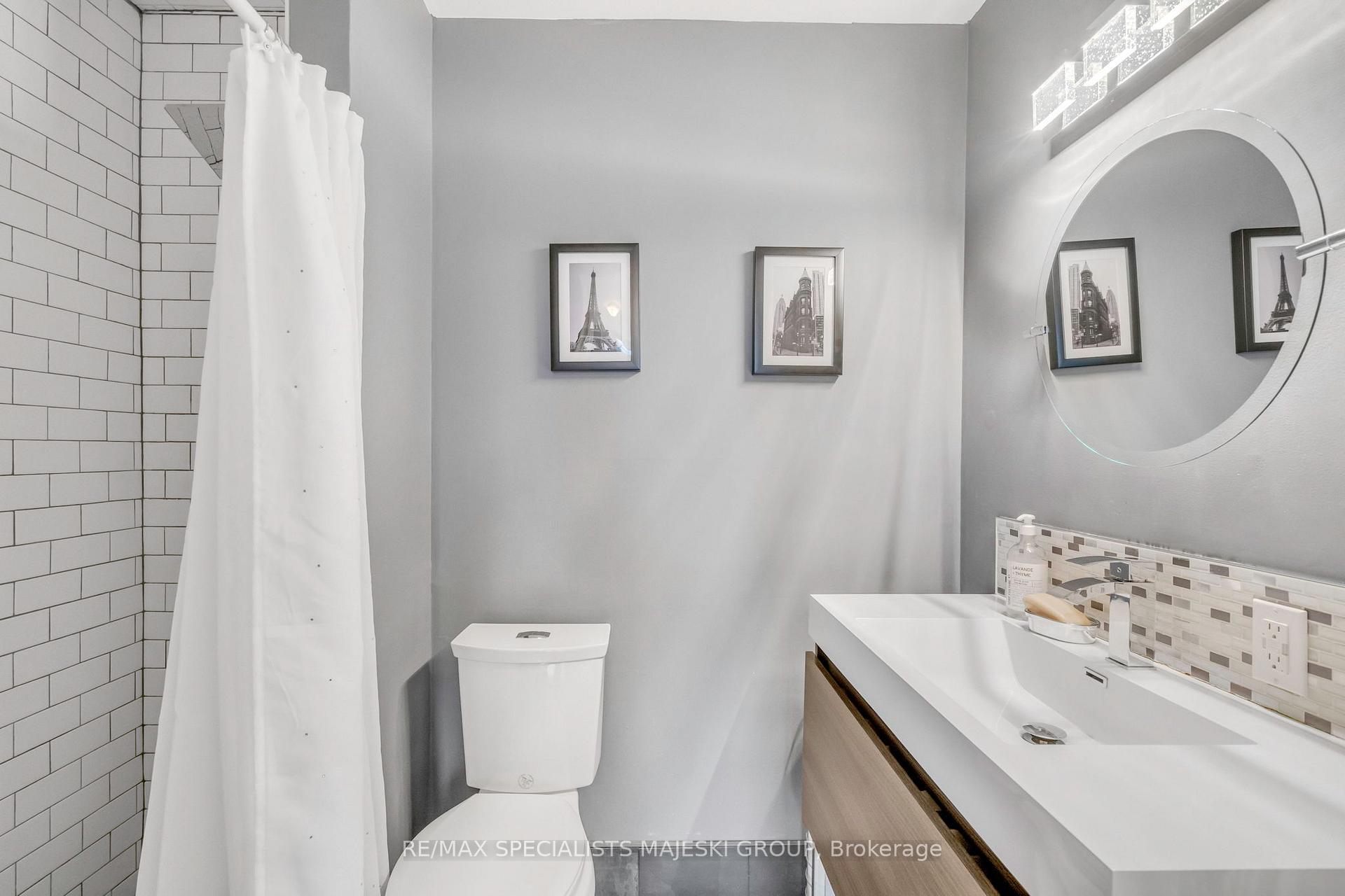 Photo 24 of 50 Cavell Avenue, Etobicoke, Mimico — HOMEH