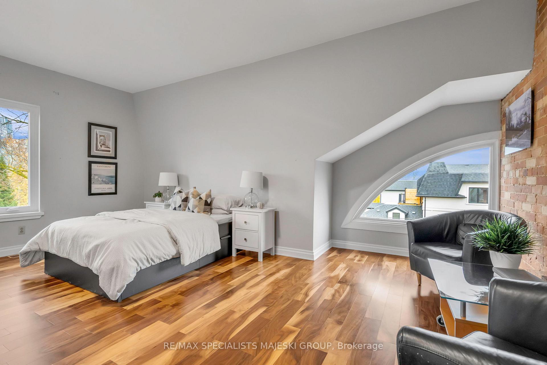 Photo 30 of 50 Cavell Avenue, Etobicoke, Mimico — HOMEH