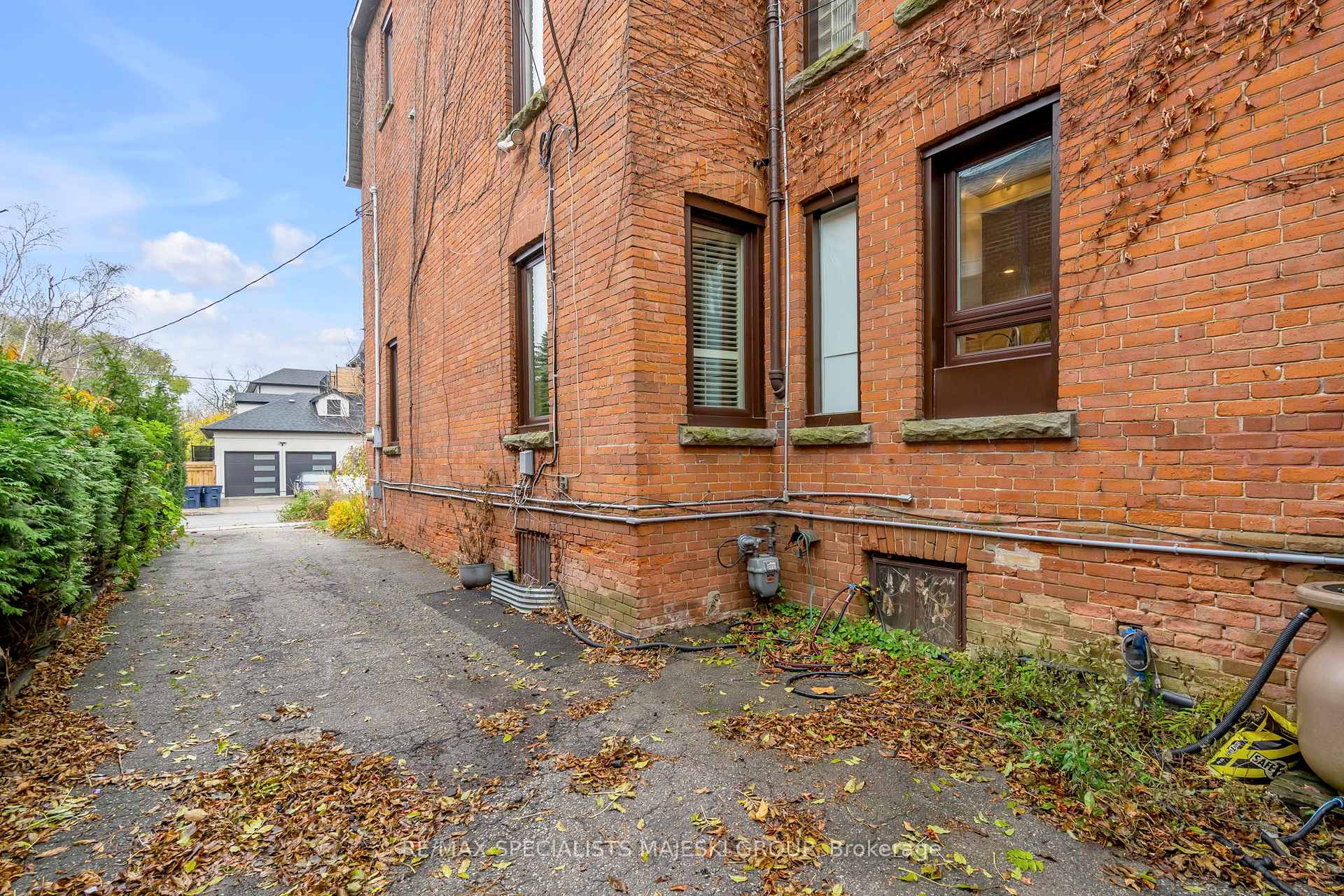 Photo 38 of 50 Cavell Avenue, Etobicoke, Mimico — HOMEH