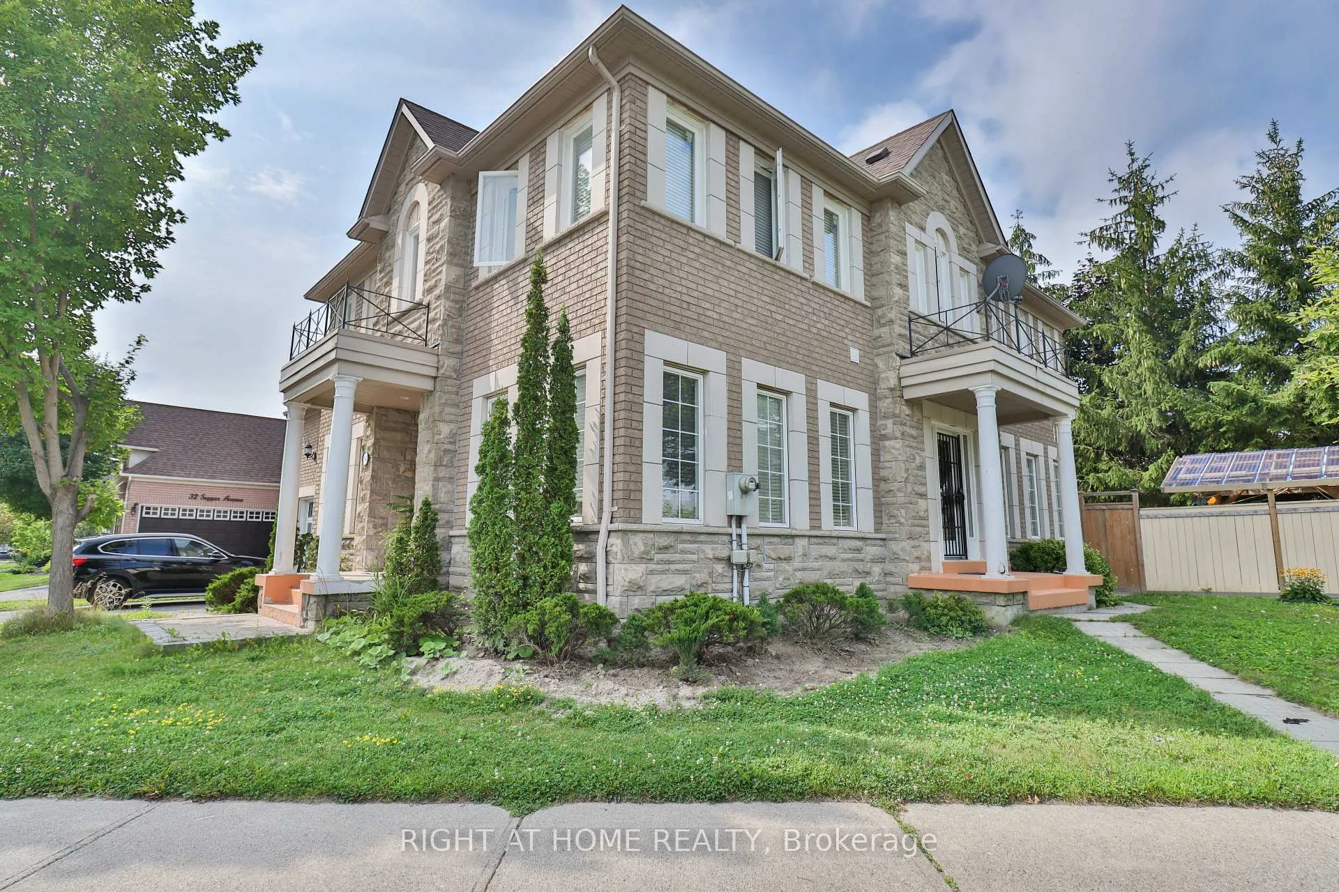 Photo 8 of 34 Seggar Avenue, Ajax, Northwest Ajax — HOMEH