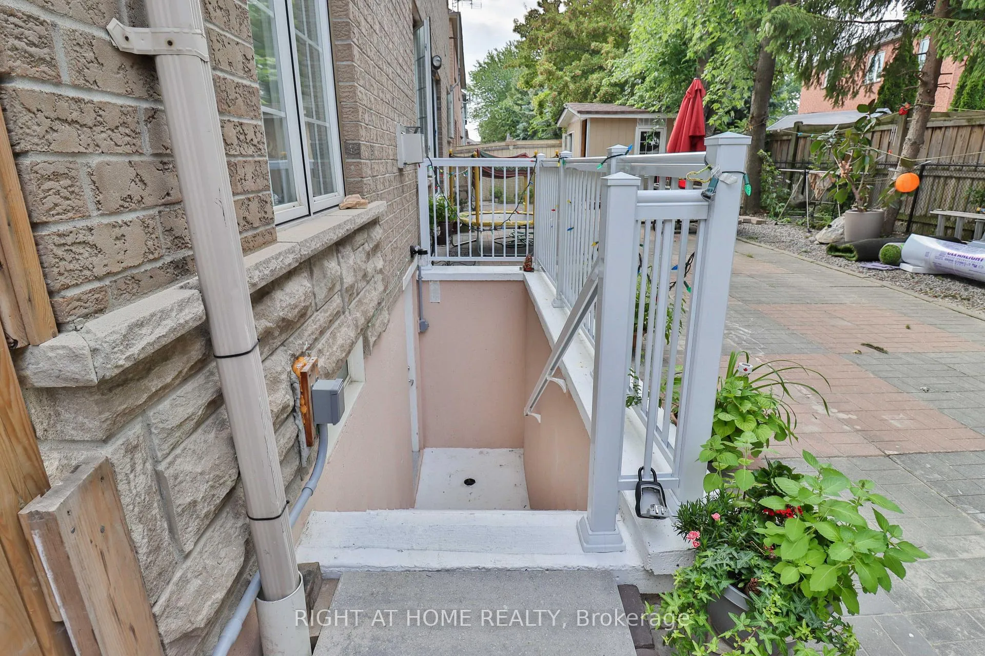Photo 9 of 34 Seggar Avenue, Ajax, Northwest Ajax — HOMEH