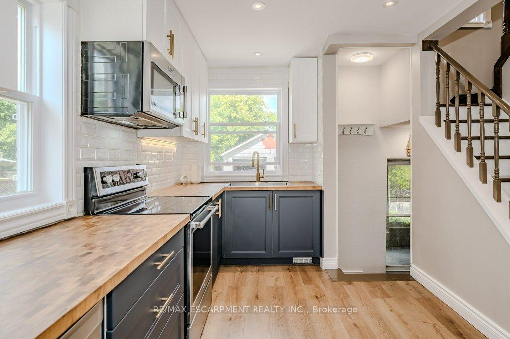 Photo 11 of 412 Valermo Drive, Etobicoke, Alderwood — HOMEH