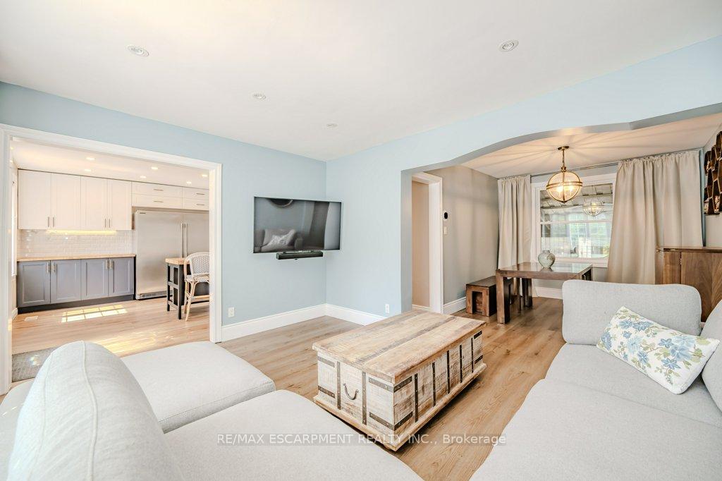 Photo 13 of 412 Valermo Drive, Etobicoke, Alderwood — HOMEH