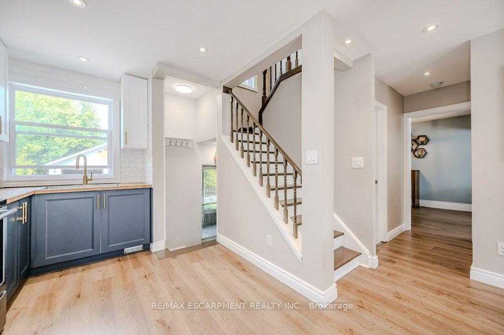 Photo 17 of 412 Valermo Drive, Etobicoke, Alderwood — HOMEH