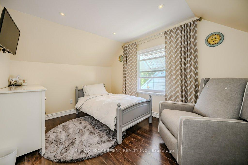 Photo 20 of 412 Valermo Drive, Etobicoke, Alderwood — HOMEH