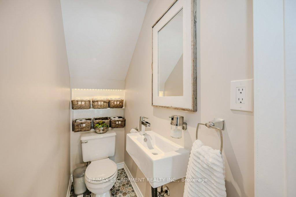 Photo 22 of 412 Valermo Drive, Etobicoke, Alderwood — HOMEH