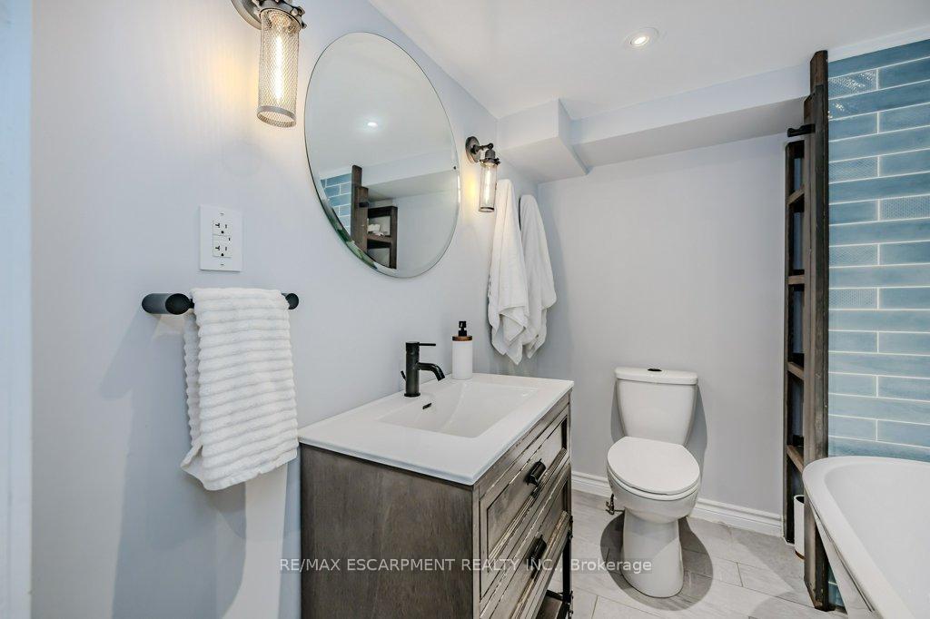 Photo 28 of 412 Valermo Drive, Etobicoke, Alderwood — HOMEH