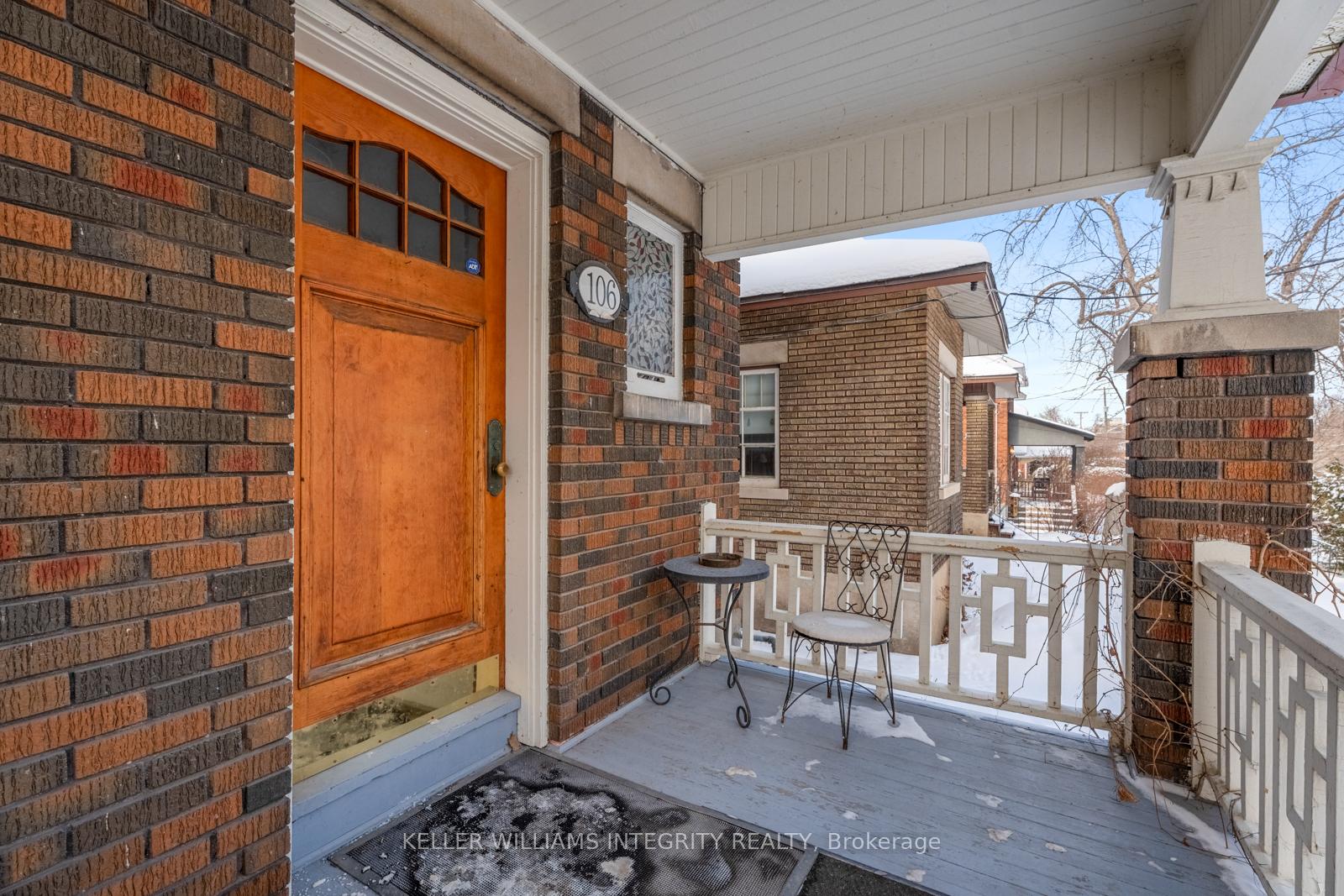 Photo 2 of Unit 2, 106 Harmer Avenue, Ottawa, Ottawa West — HOMEH