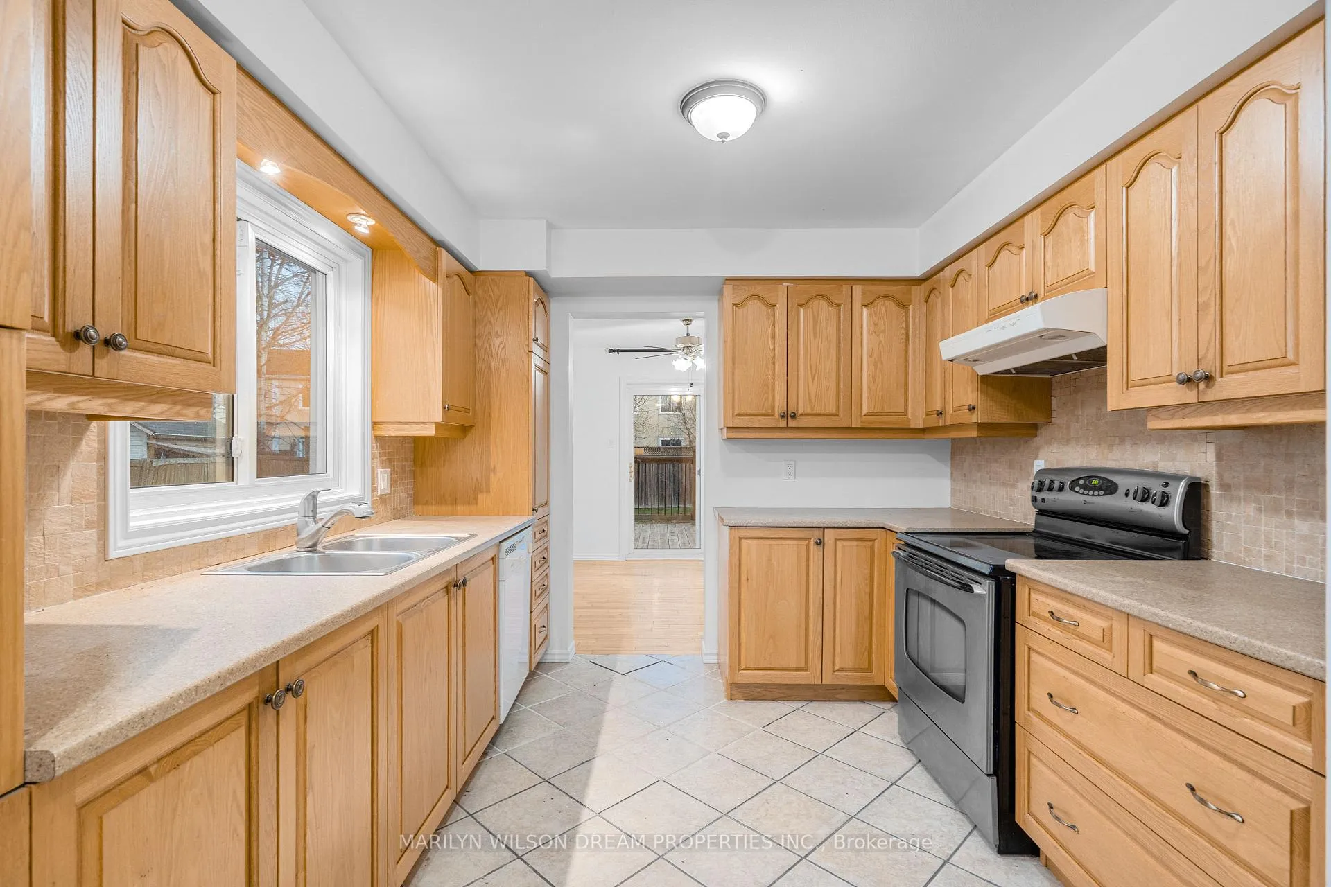 Photo 12 of 554 Seyton Drive, Ottawa, Westcliffe Estates — HOMEH