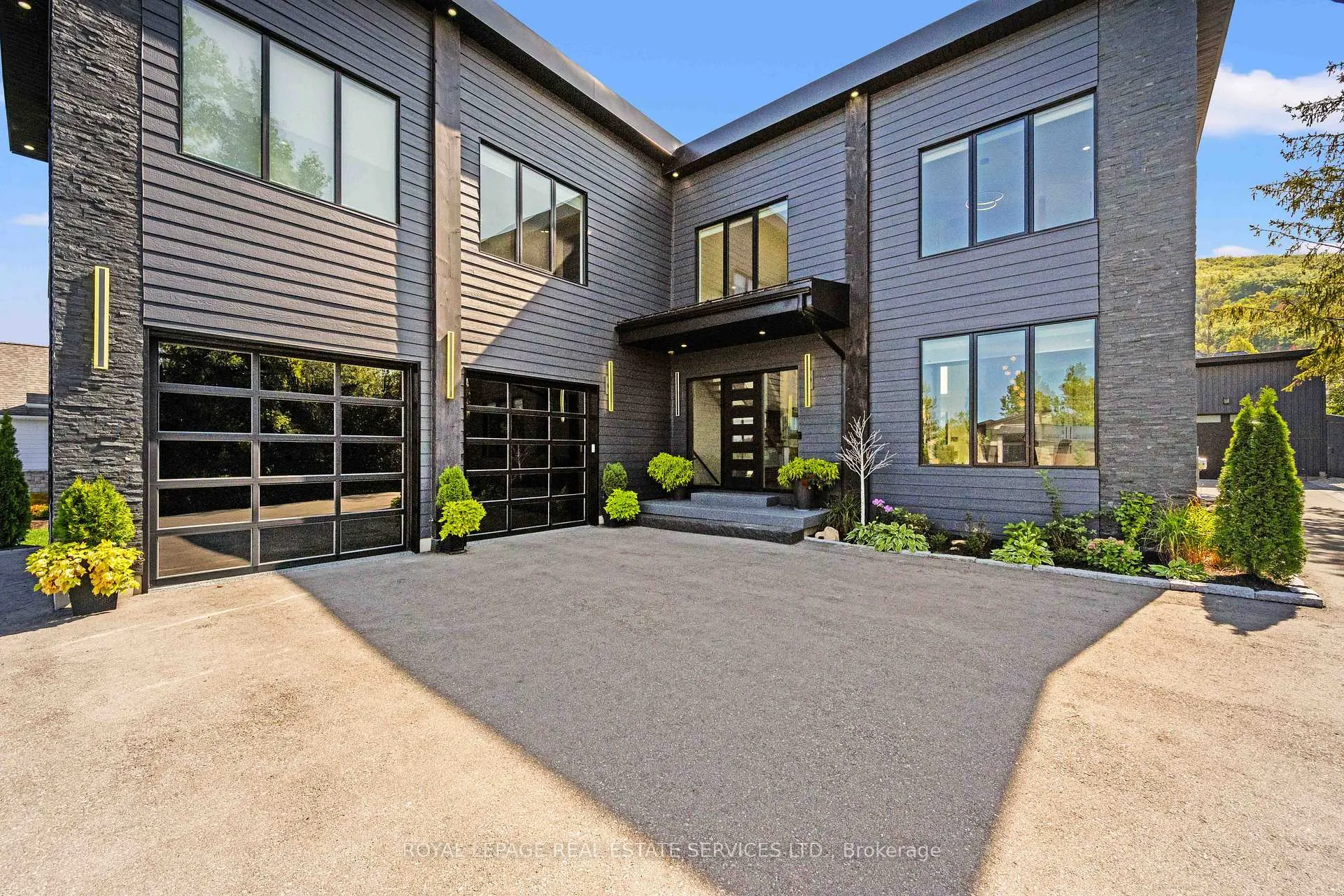 Photo 3 of 118 Barton Boulevard, Blue Mountains — HOMEH