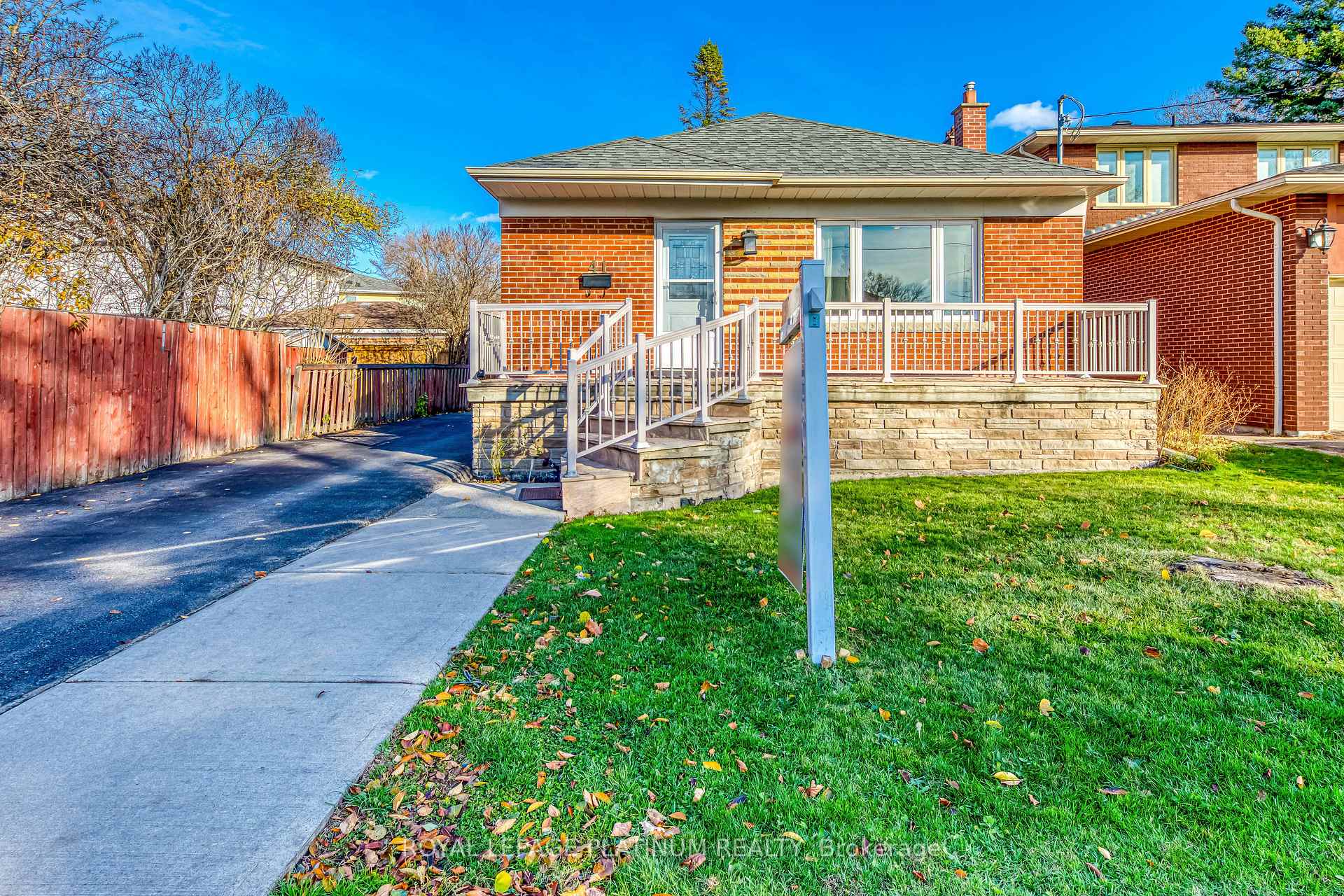 Photo 1 of 41 Edilou Drive, Etobicoke, Alderwood — HOMEH