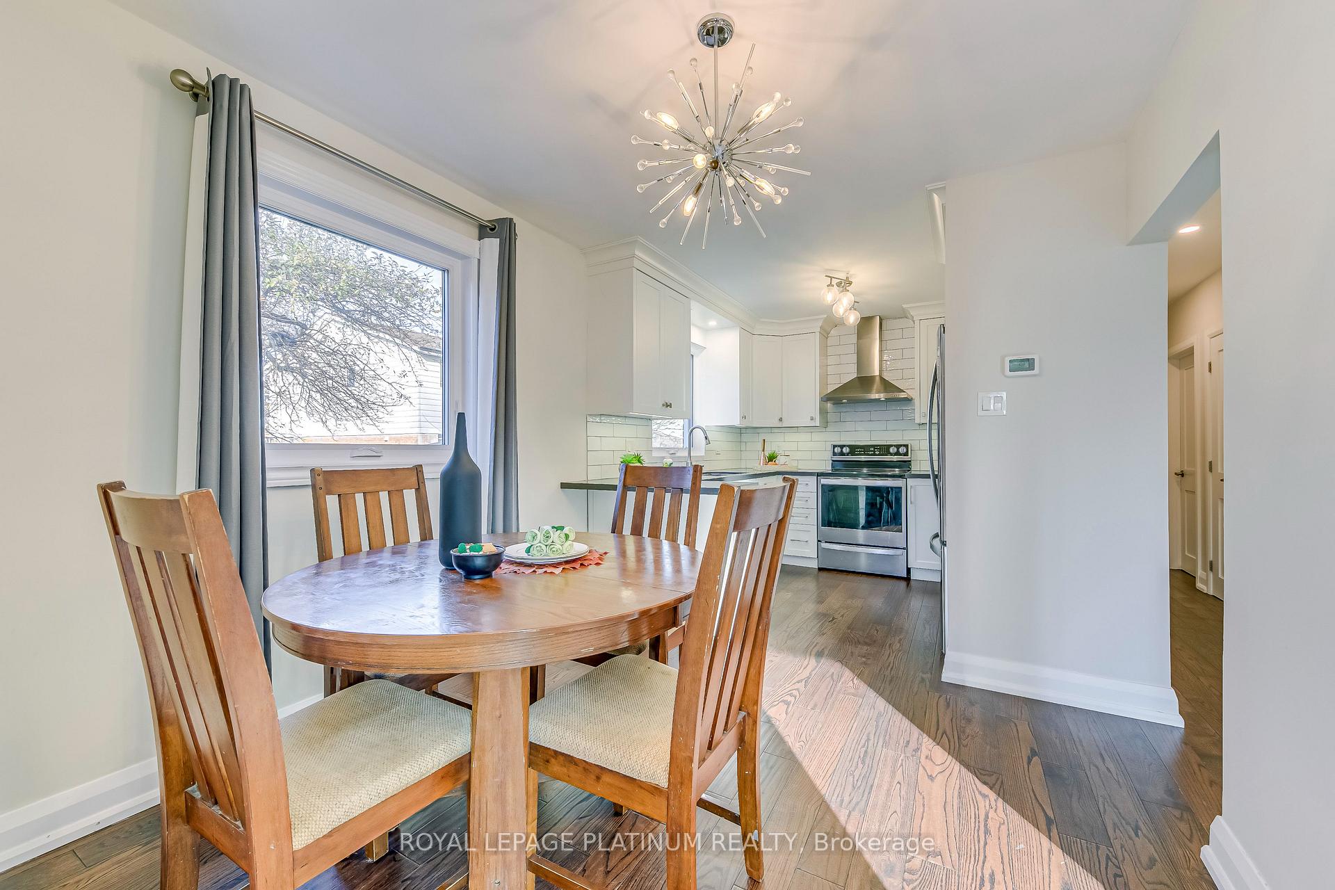 Photo 9 of 41 Edilou Drive, Etobicoke, Alderwood — HOMEH