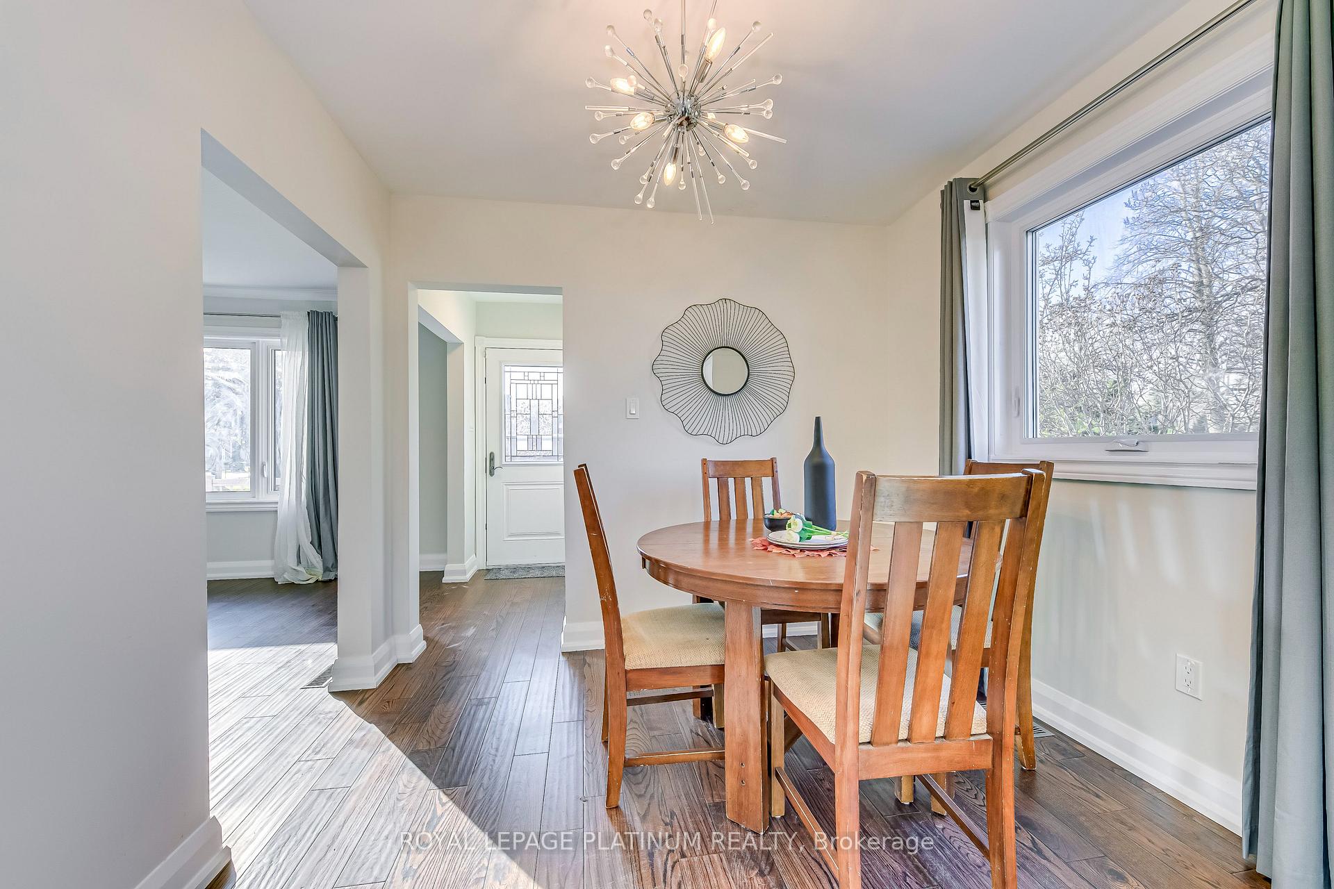 Photo 10 of 41 Edilou Drive, Etobicoke, Alderwood — HOMEH