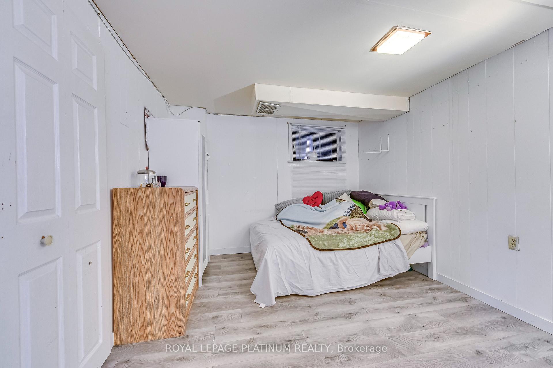 Photo 29 of 41 Edilou Drive, Etobicoke, Alderwood — HOMEH