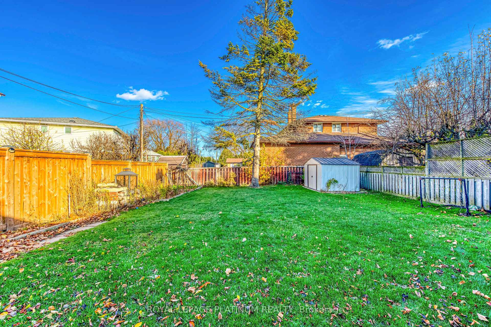 Photo 35 of 41 Edilou Drive, Etobicoke, Alderwood — HOMEH