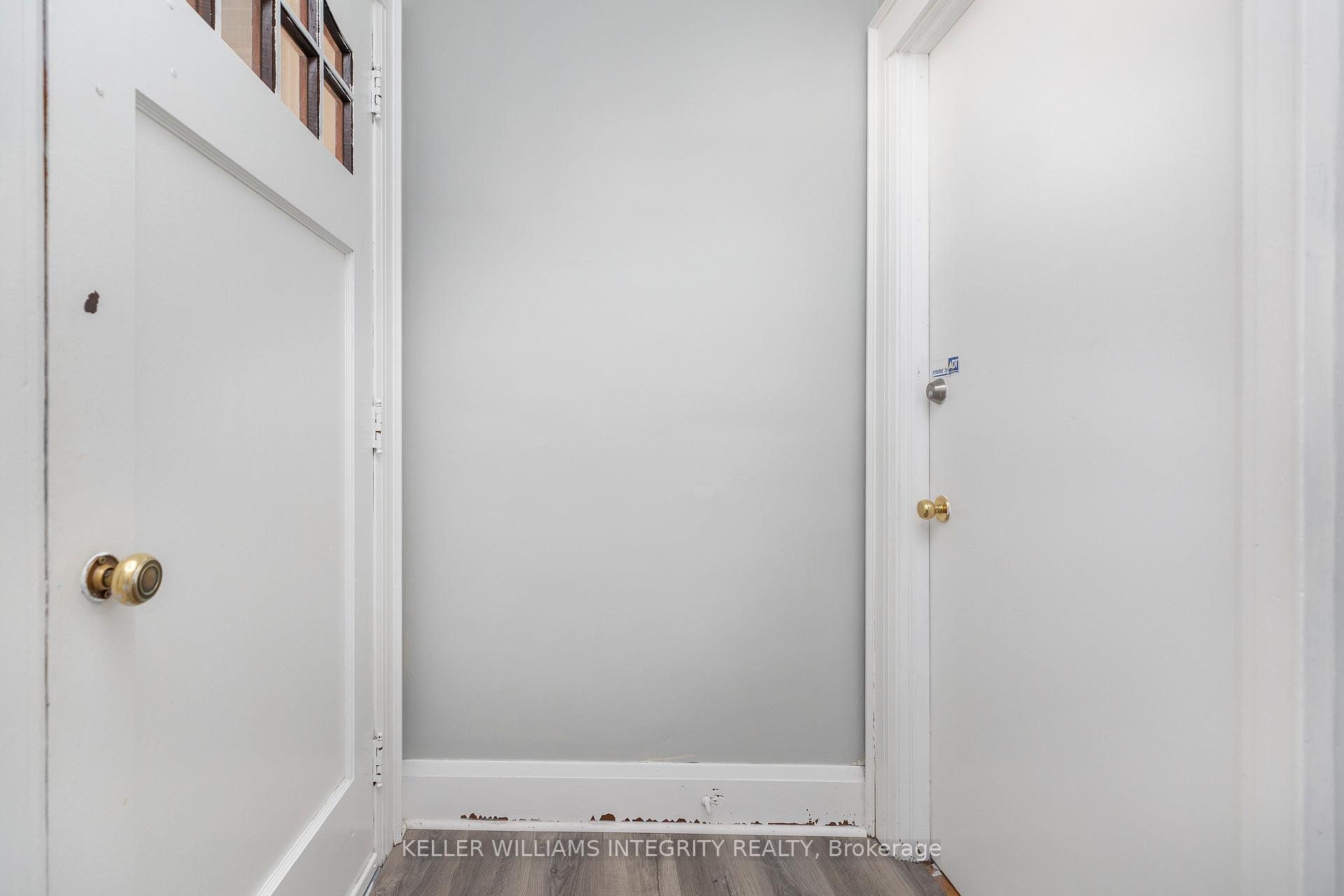 Photo 4 of Unit 1, 106 Harmer Avenue, Ottawa, Ottawa West — HOMEH