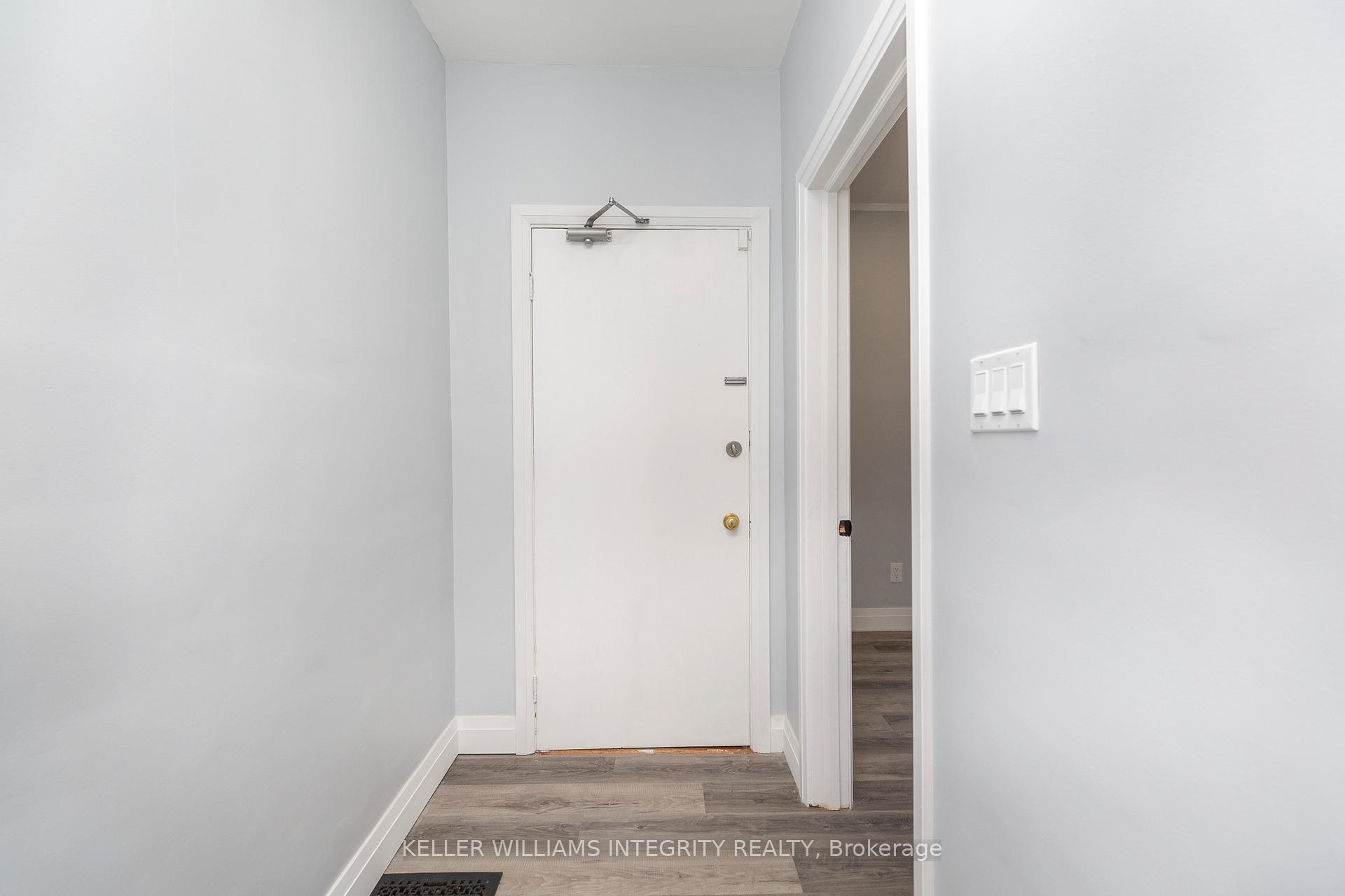Photo 5 of Unit 1, 106 Harmer Avenue, Ottawa, Ottawa West — HOMEH