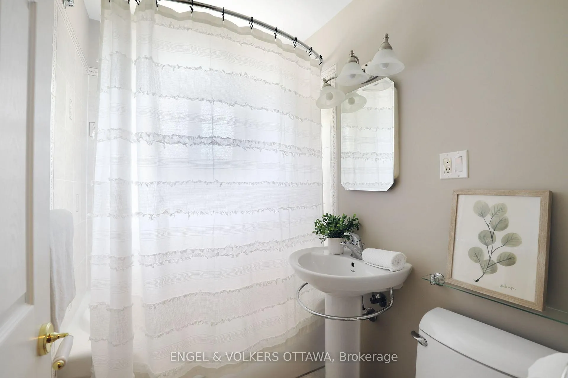 Photo 265 of 45 Thomas Street S, Arnprior — HOMEH