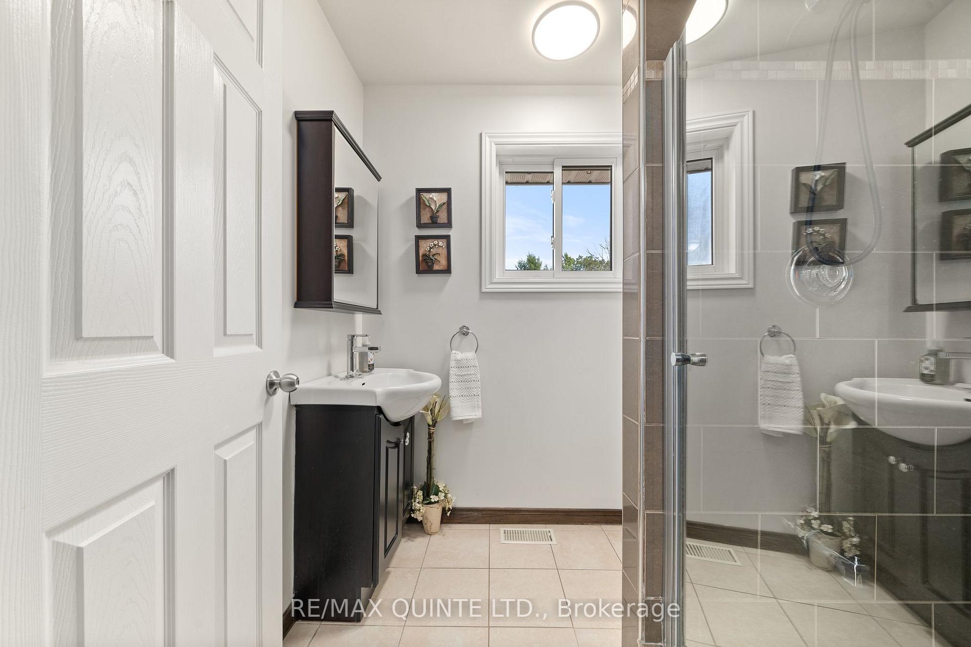 Photo 23 of 758 Lazier Road, Tyendinaga, Tyendinaga Township — HOMEH