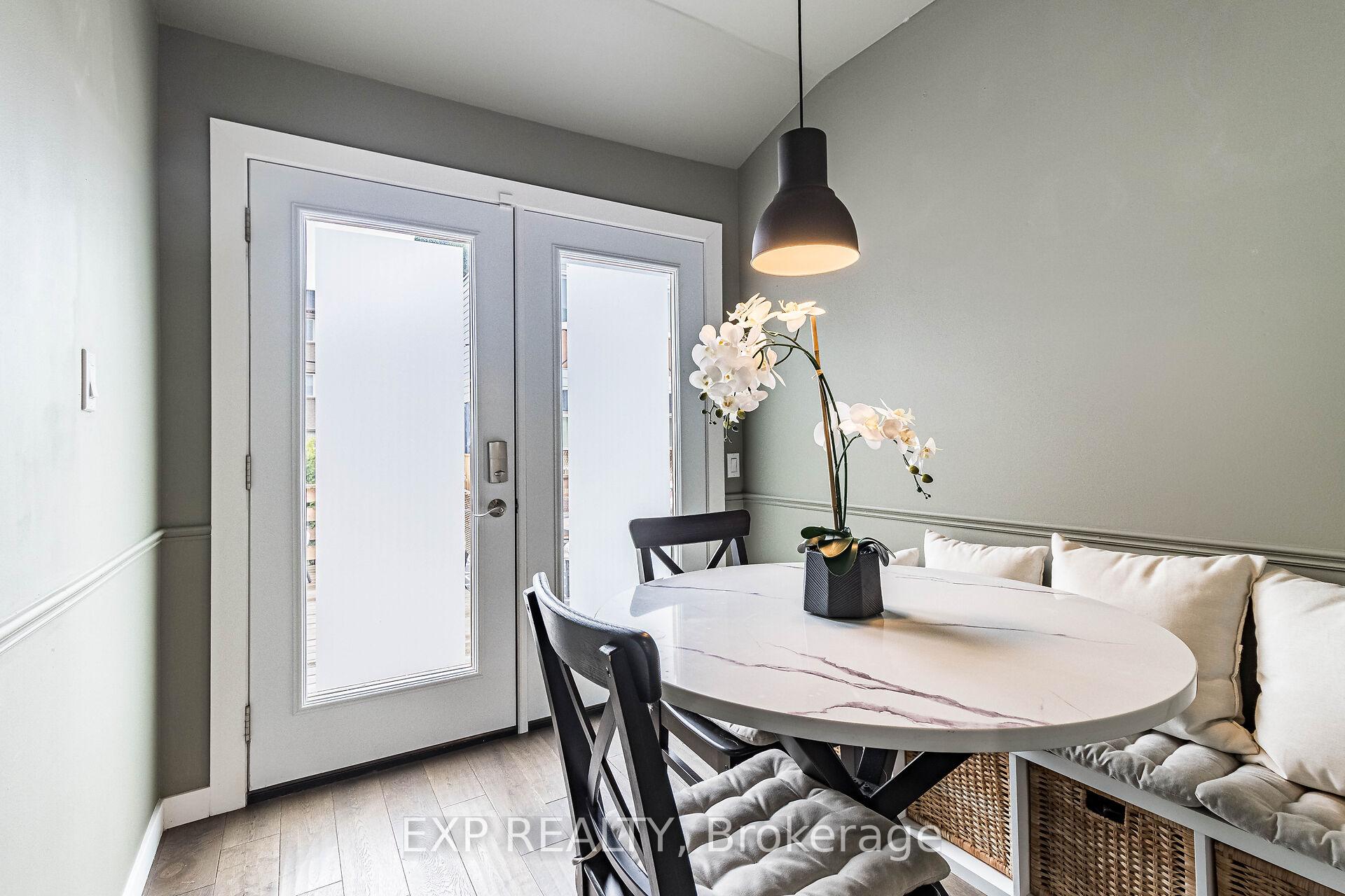 Photo 10 of 212 Sixth Street, Etobicoke, New Toronto — HOMEH