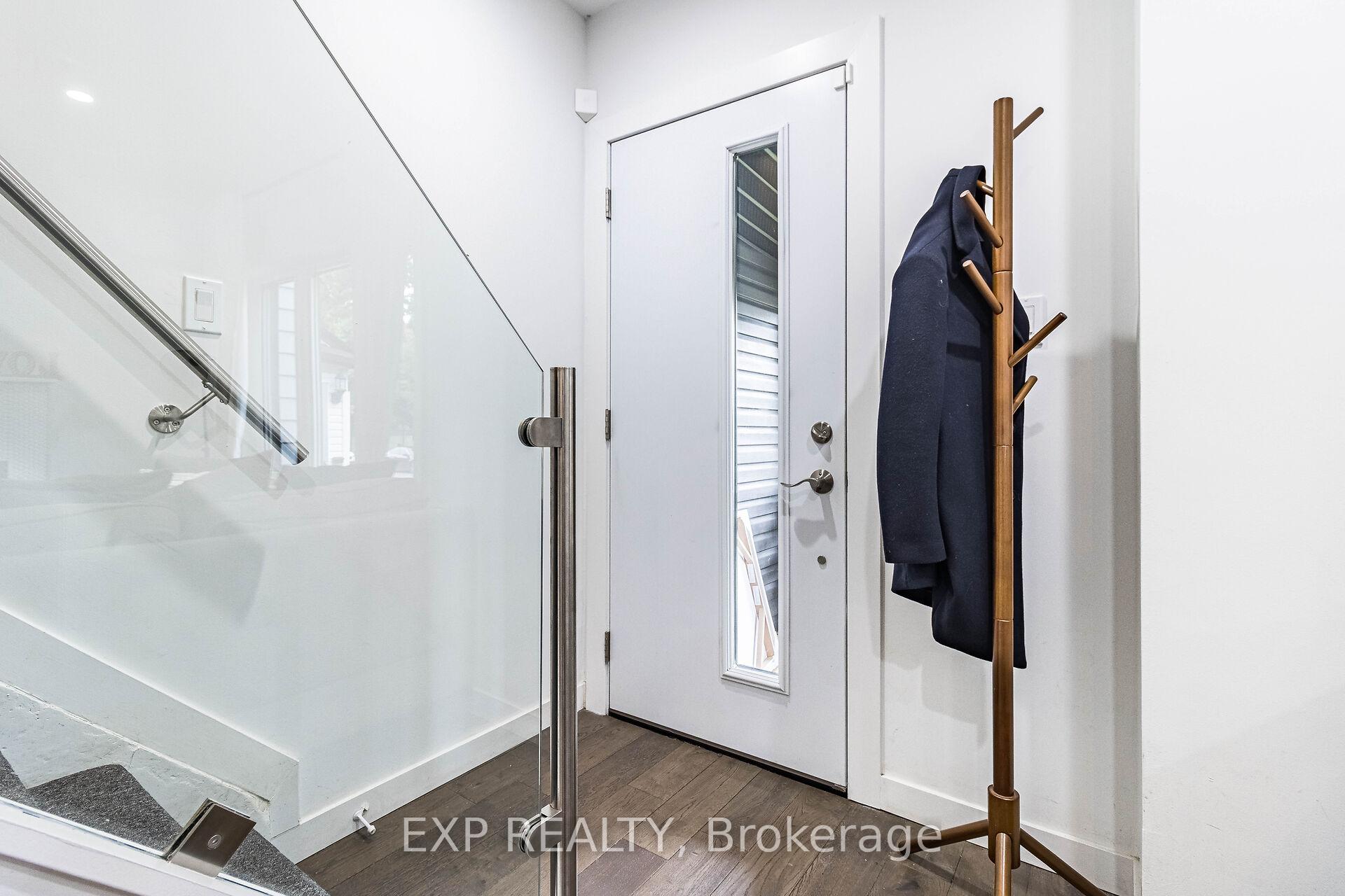 Photo 12 of 212 Sixth Street, Etobicoke, New Toronto — HOMEH