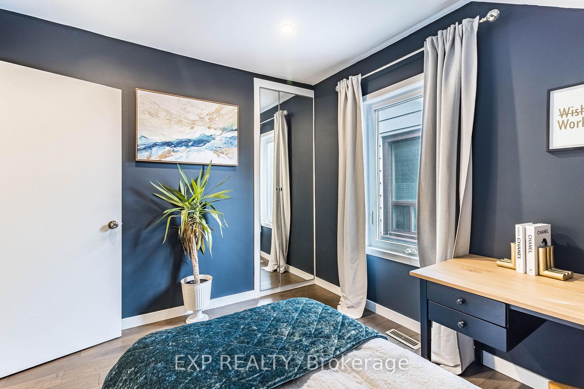 Photo 16 of 212 Sixth Street, Etobicoke, New Toronto — HOMEH