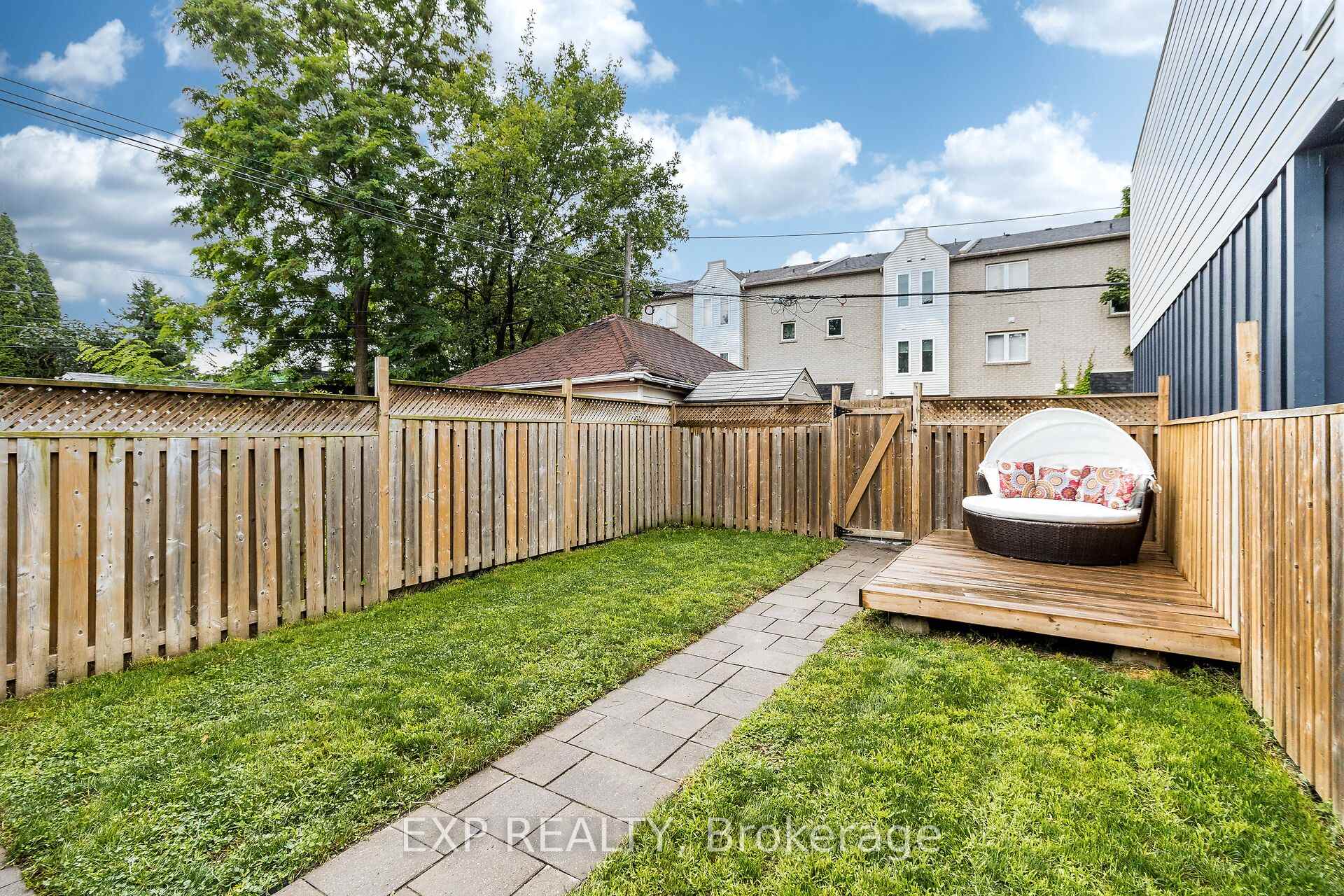 Photo 29 of 212 Sixth Street, Etobicoke, New Toronto — HOMEH