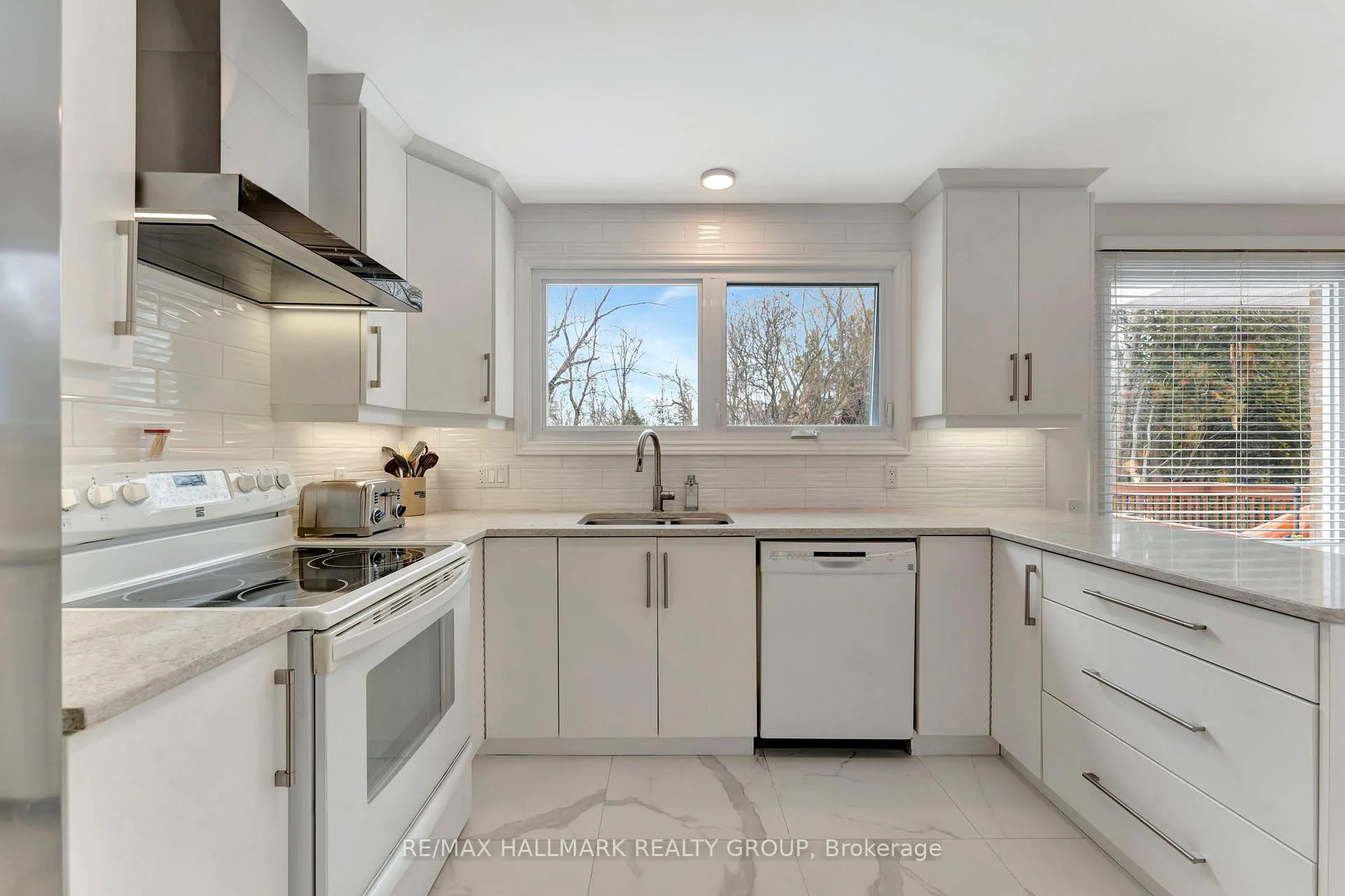 Photo 99 of 2121 Fillmore Crescent, Ottawa, Beacon Hill North — HOMEH