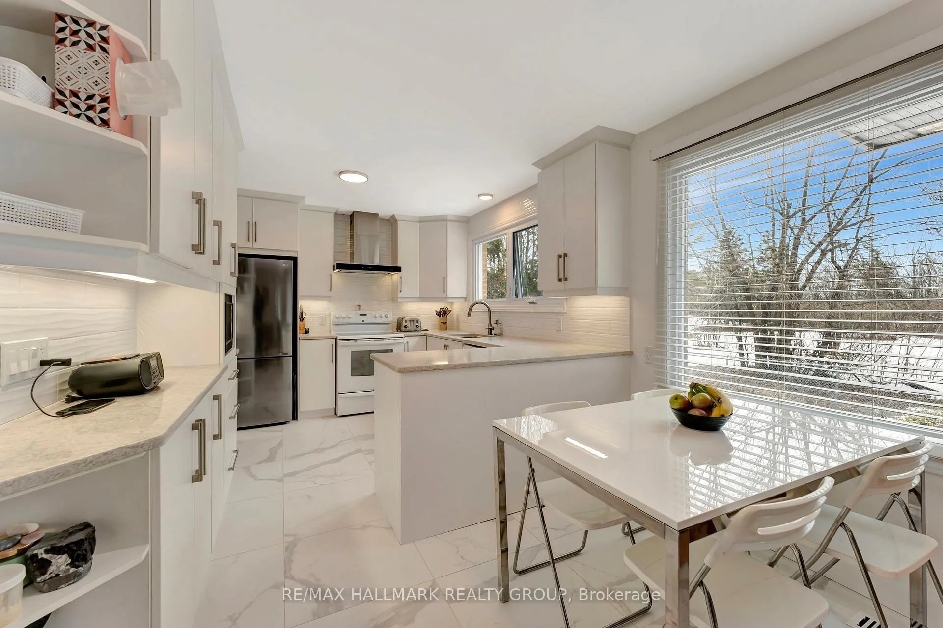 Photo 121 of 2121 Fillmore Crescent, Ottawa, Beacon Hill North — HOMEH