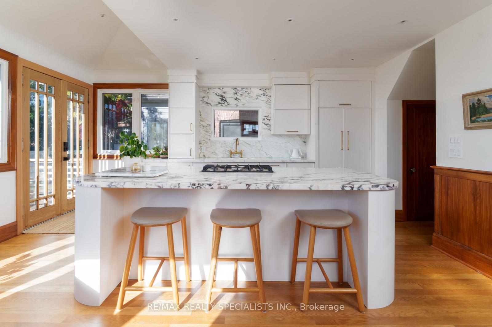 Photo 1 of 28 Eleventh Street, Etobicoke, New Toronto — HOMEH
