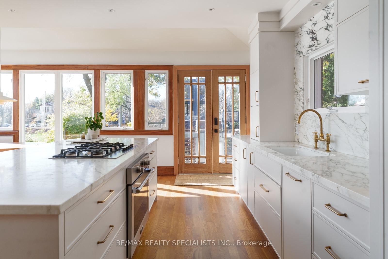 Photo 6 of 28 Eleventh Street, Etobicoke, New Toronto — HOMEH