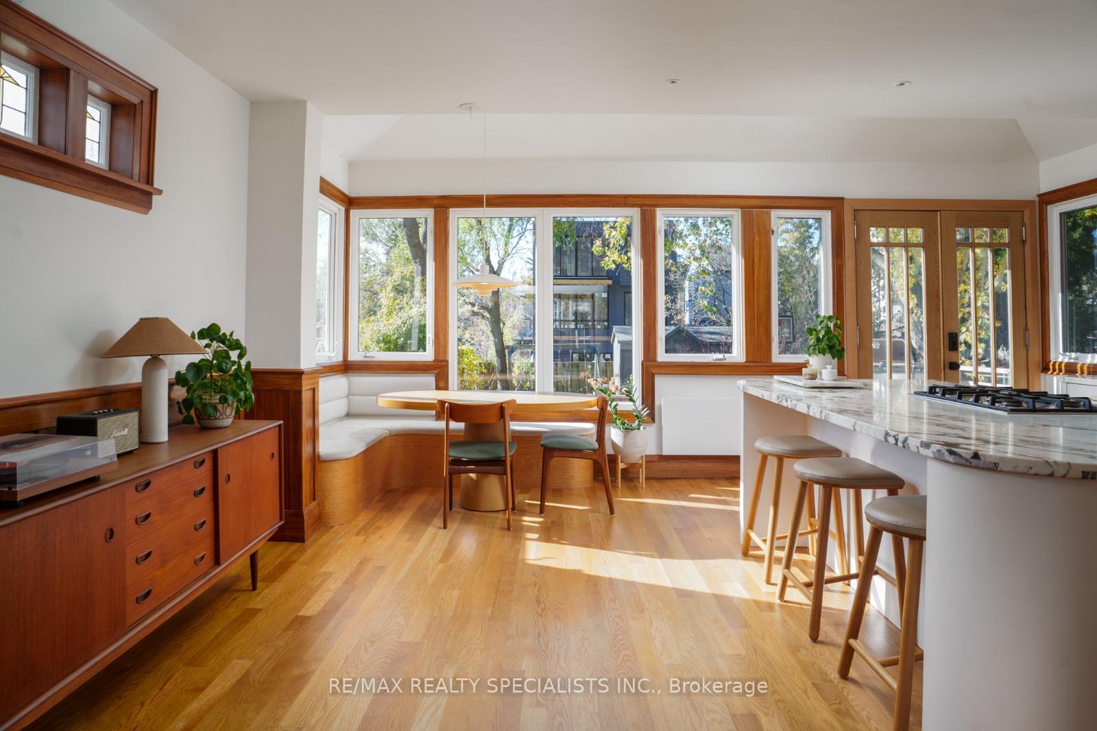 Photo 7 of 28 Eleventh Street, Etobicoke, New Toronto — HOMEH