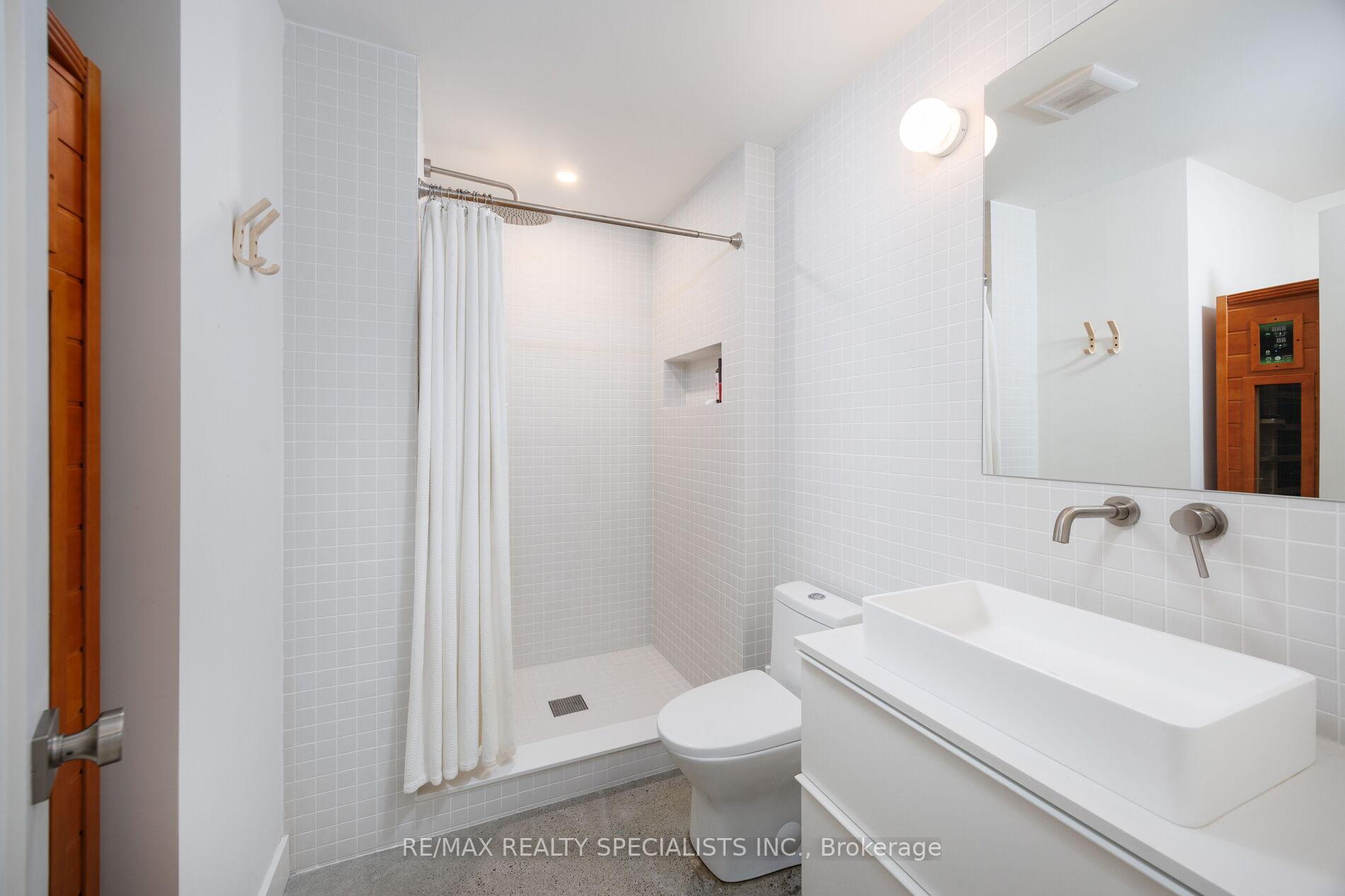 Photo 29 of 28 Eleventh Street, Etobicoke, New Toronto — HOMEH