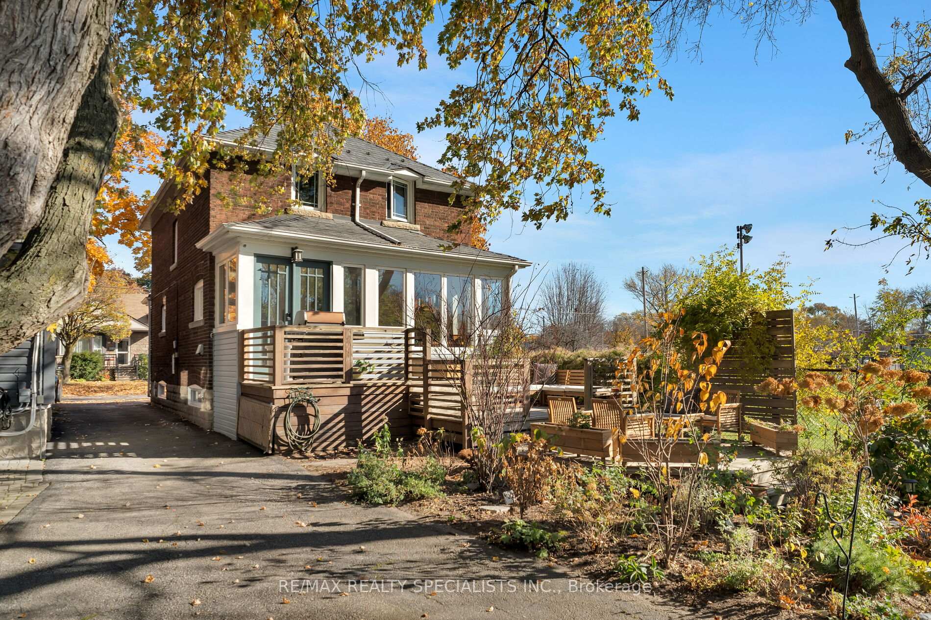 Photo 34 of 28 Eleventh Street, Etobicoke, New Toronto — HOMEH