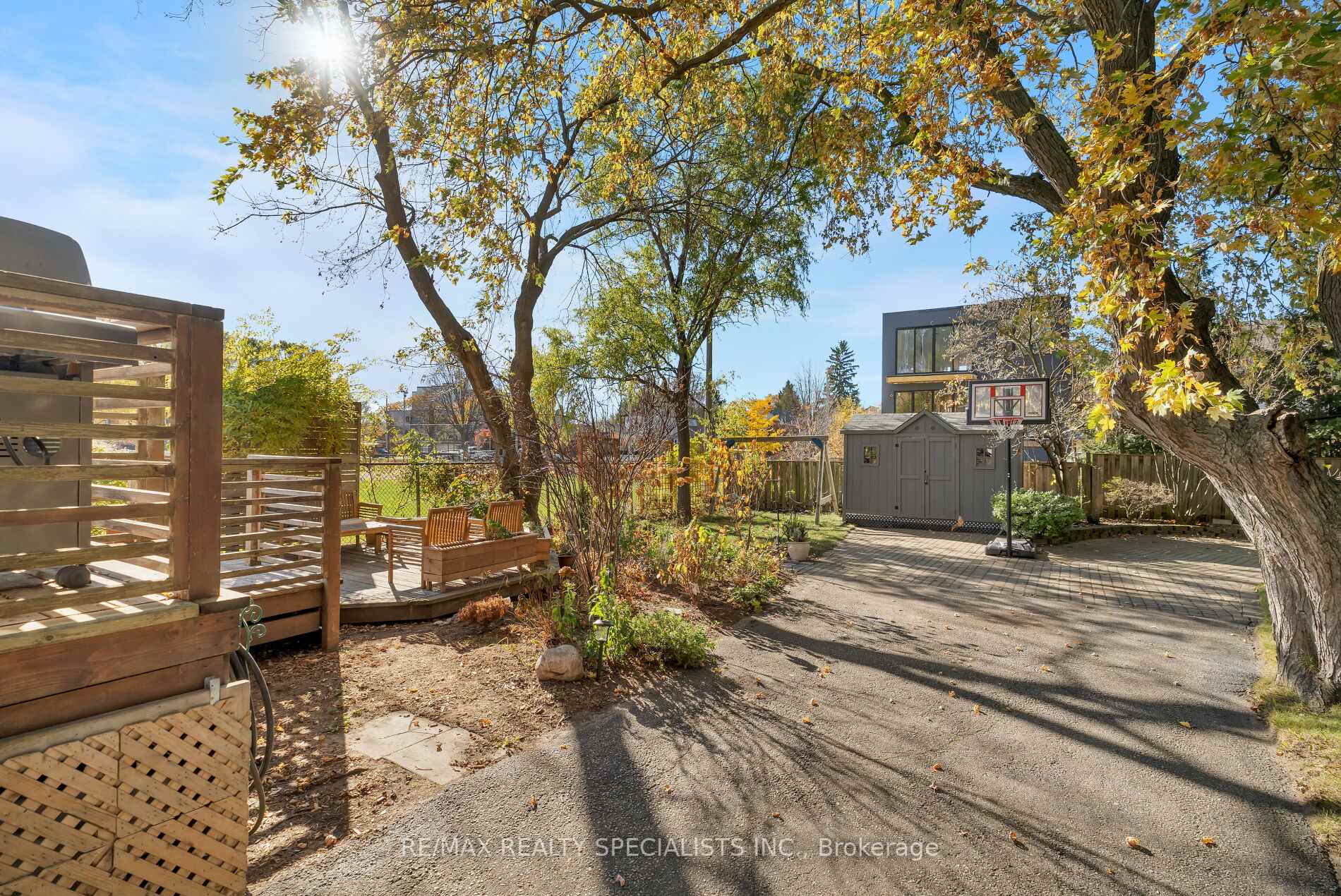 Photo 35 of 28 Eleventh Street, Etobicoke, New Toronto — HOMEH