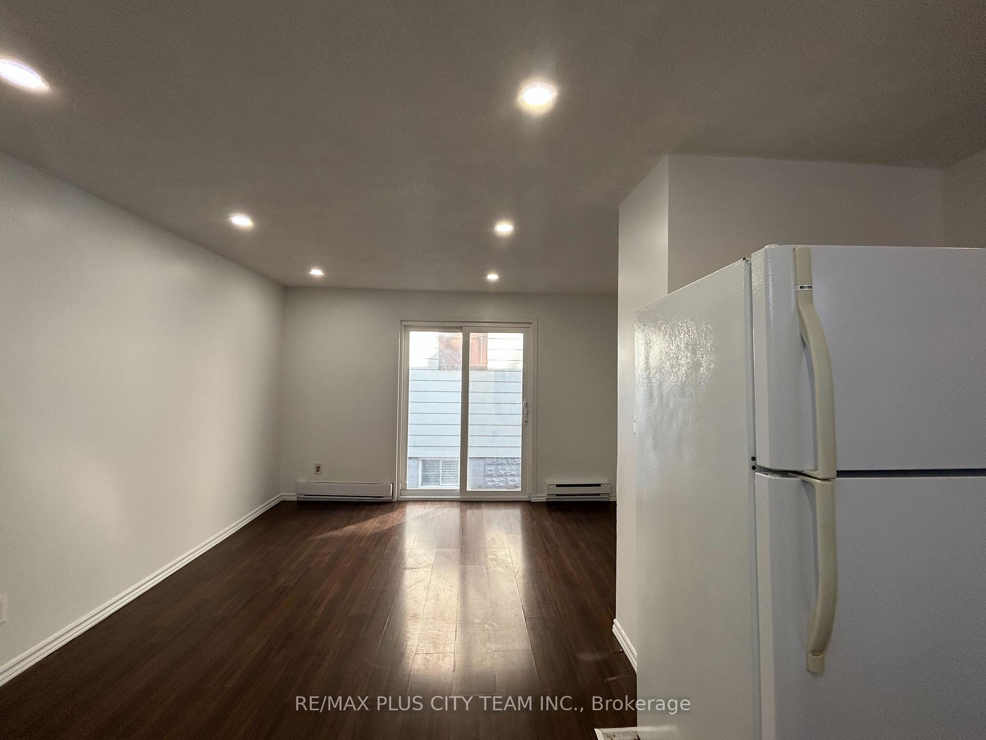 Photo 4 of Unit 2, 26 Victoria Street, Etobicoke, Mimico — HOMEH