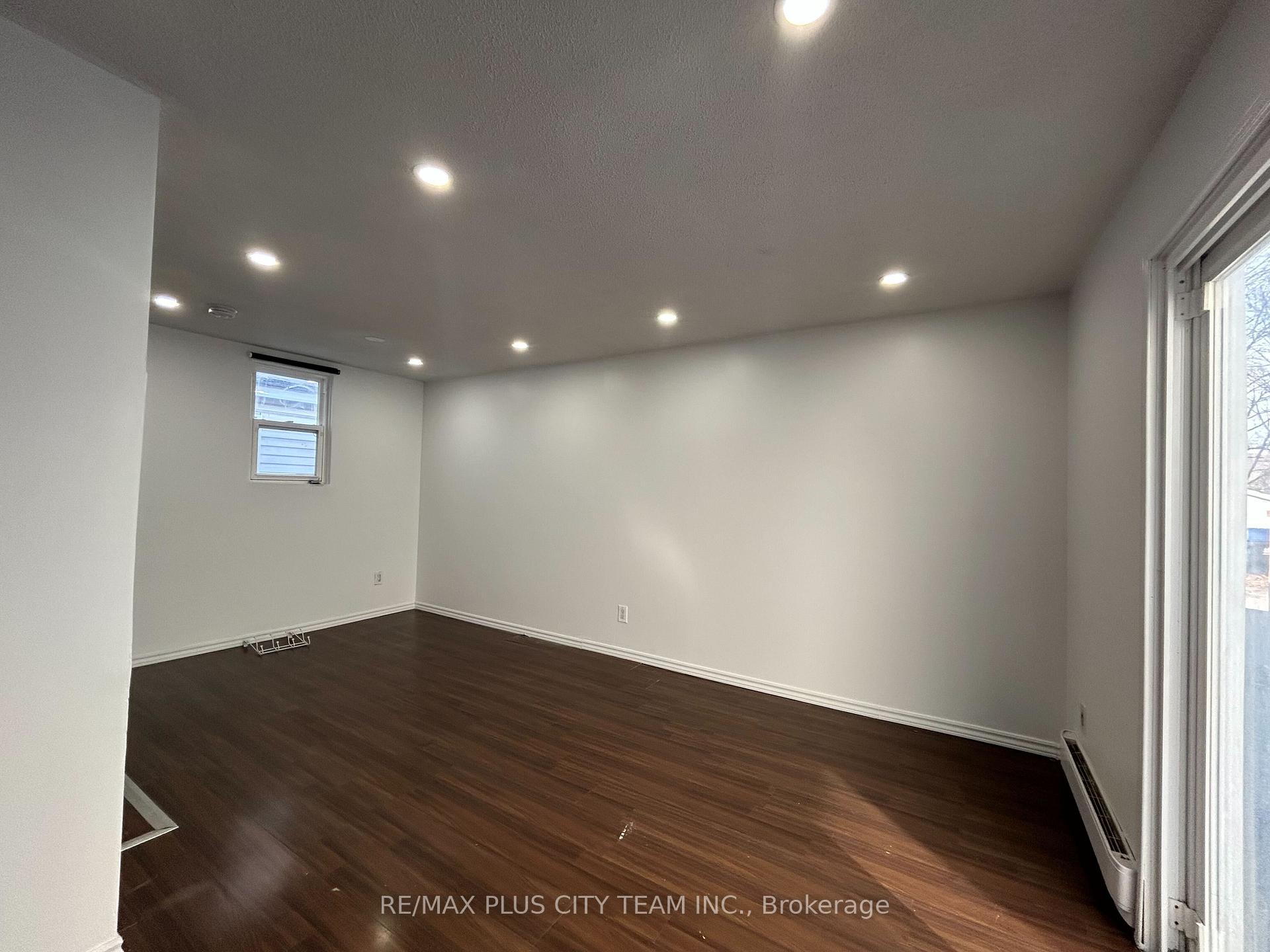 Photo 6 of Unit 2, 26 Victoria Street, Etobicoke, Mimico — HOMEH
