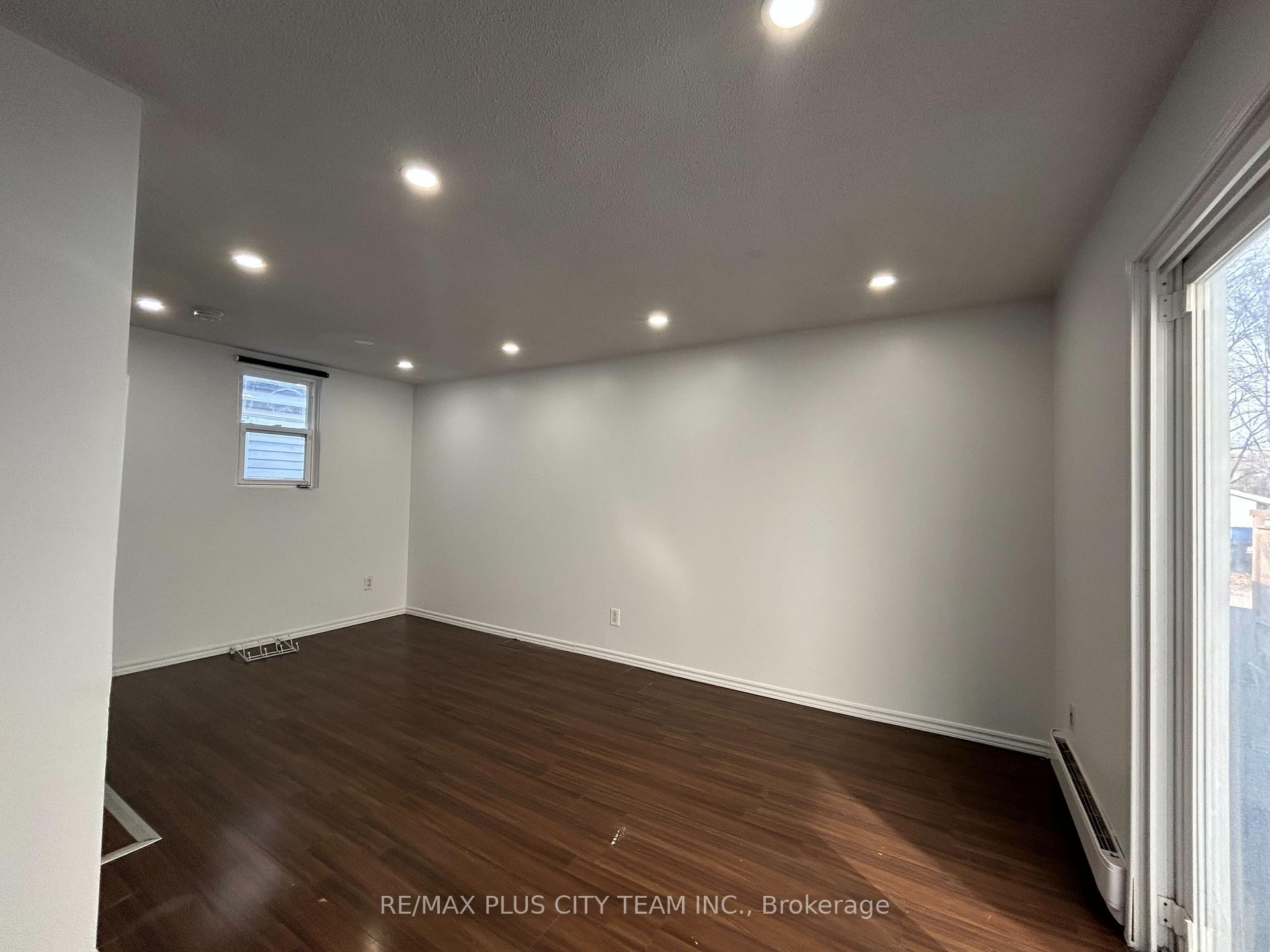 Photo 7 of Unit 2, 26 Victoria Street, Etobicoke, Mimico — HOMEH