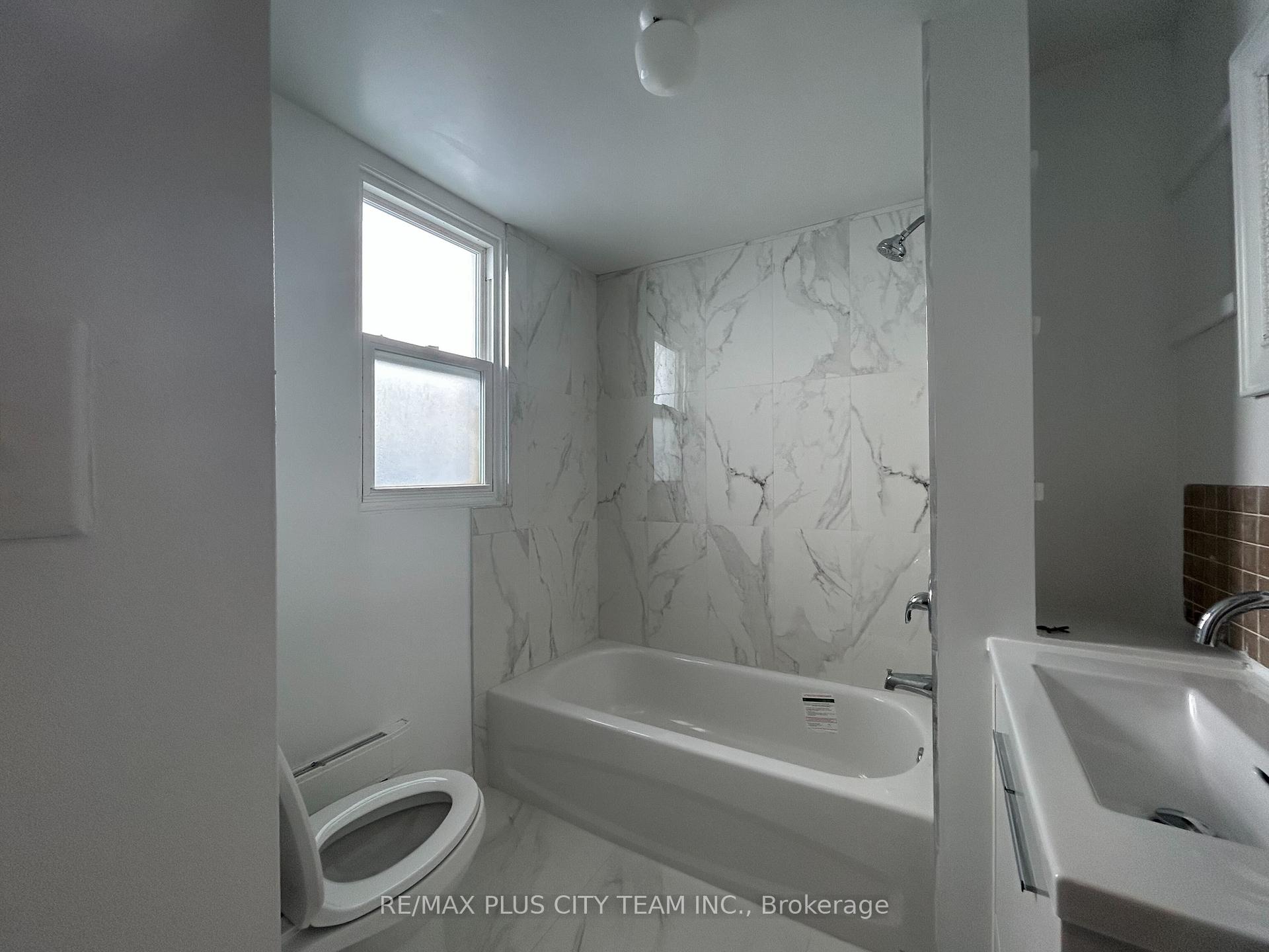 Photo 11 of Unit 2, 26 Victoria Street, Etobicoke, Mimico — HOMEH