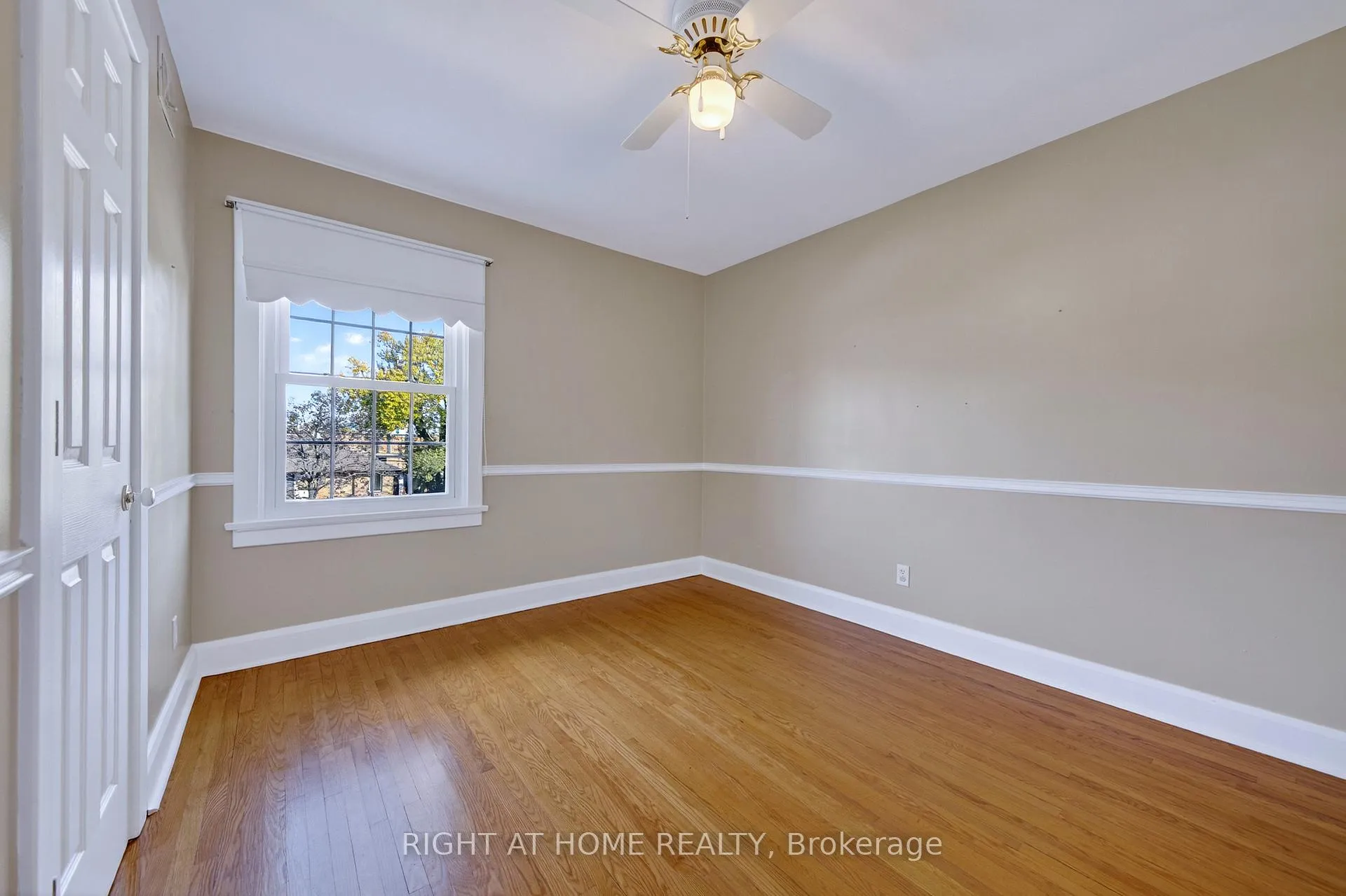 Photo 14 of 44 Newton Street, Barrie, Wellington — HOMEH