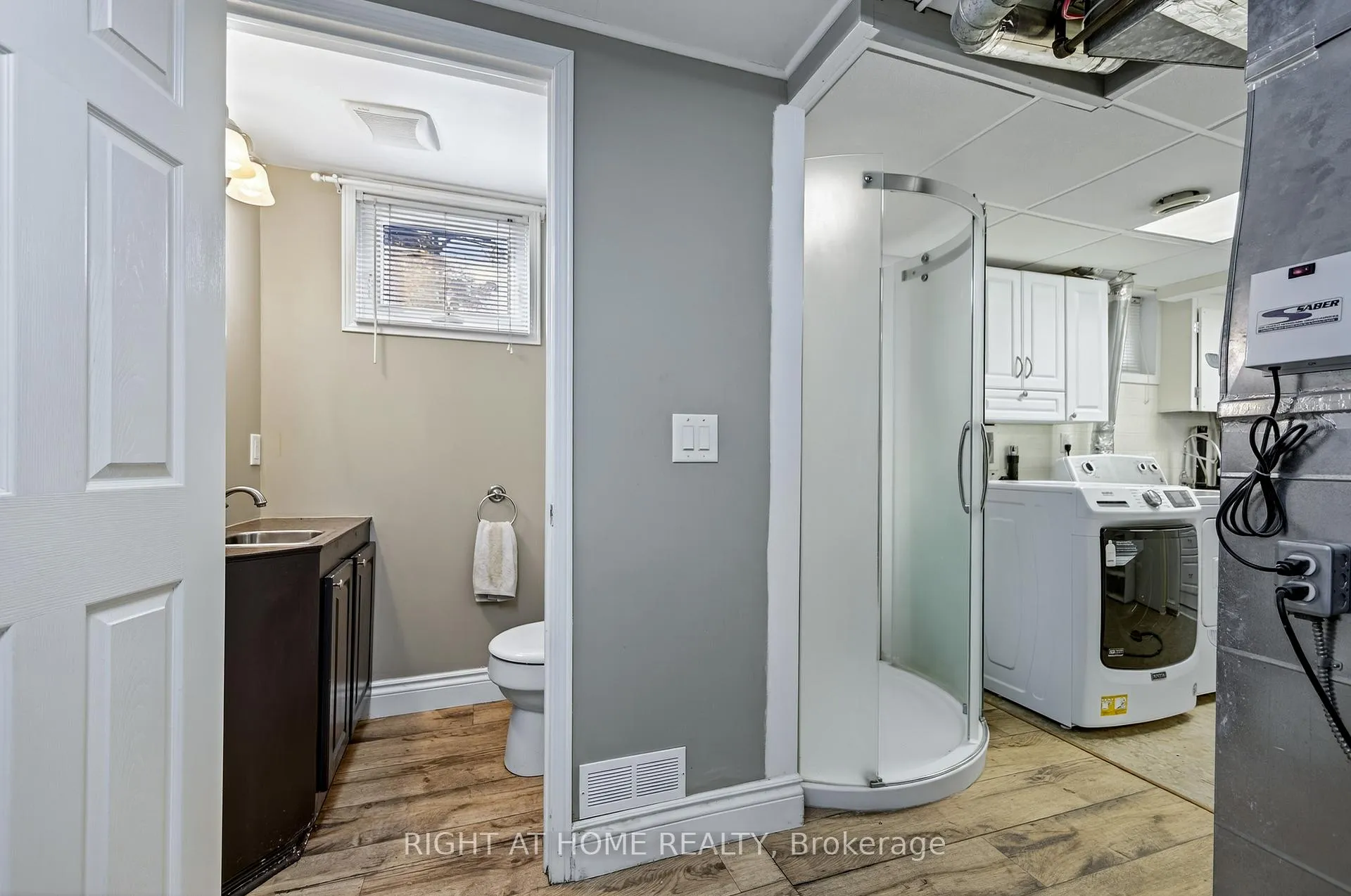 Photo 23 of 44 Newton Street, Barrie, Wellington — HOMEH