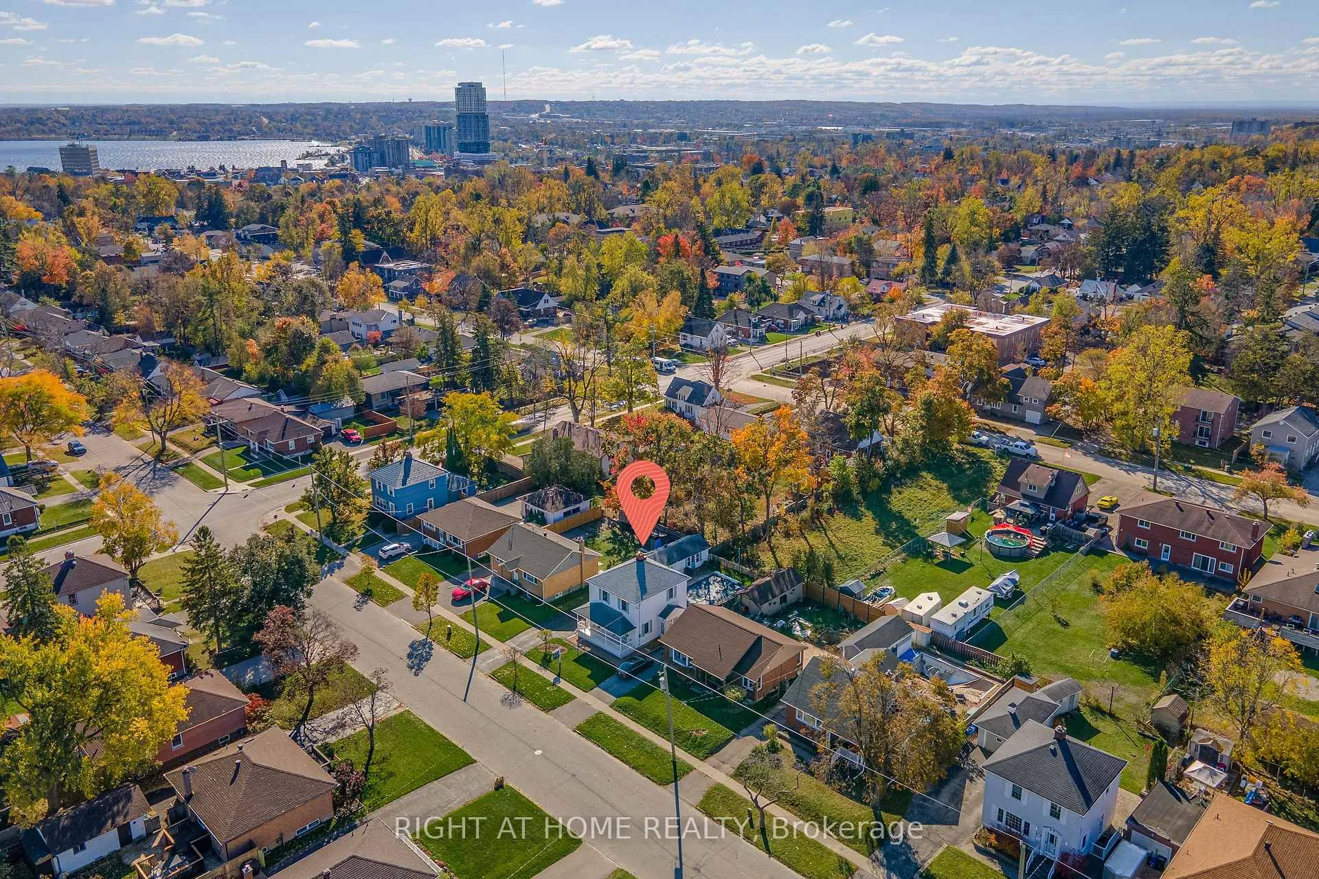 Photo 24 of 44 Newton Street, Barrie, Wellington — HOMEH